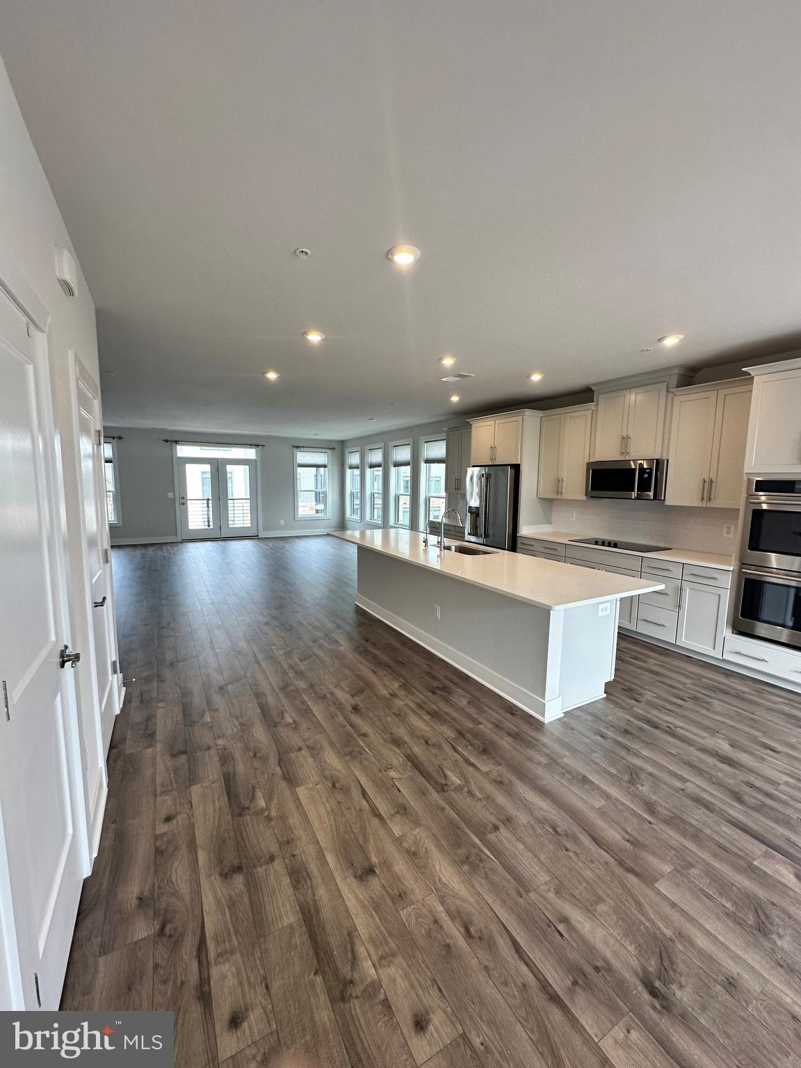 TALL OAKS - Residential