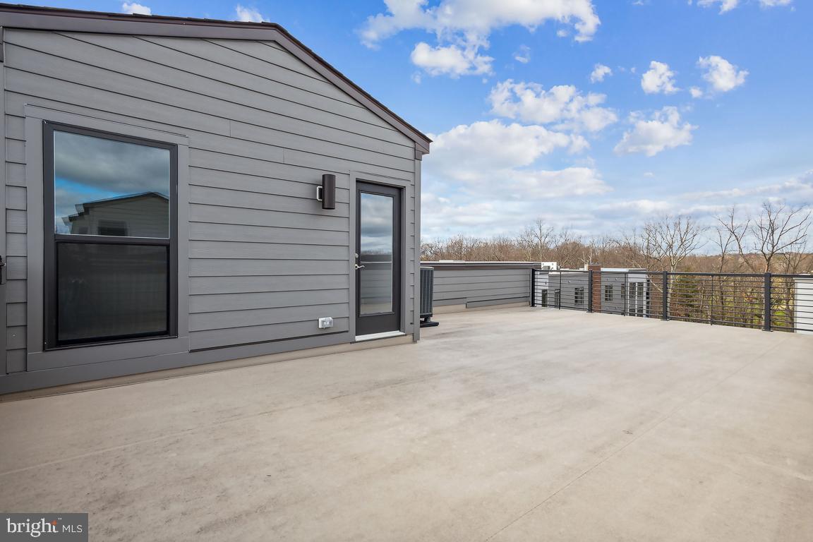 TALL OAKS - Residential