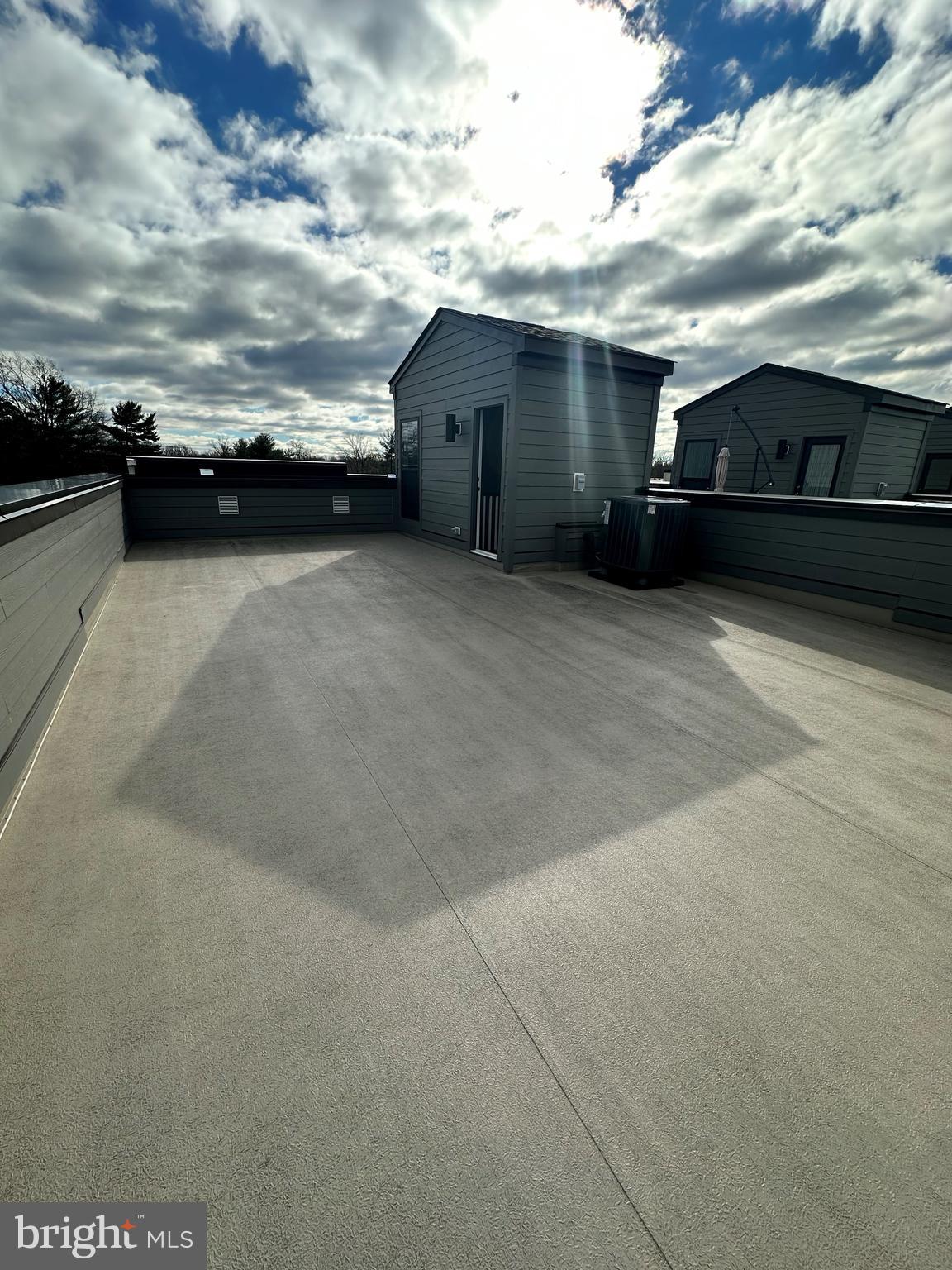 TALL OAKS - Residential