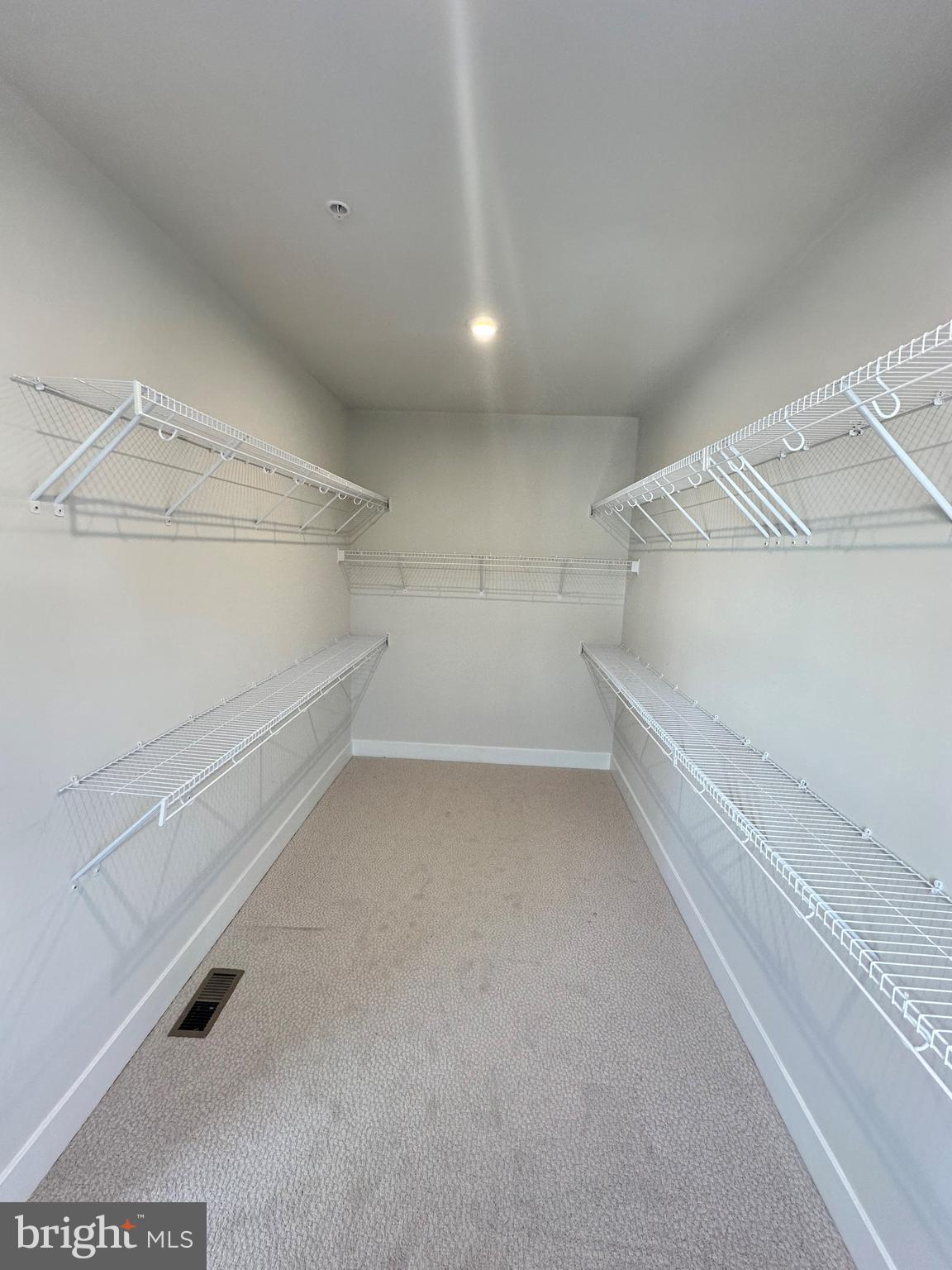 TALL OAKS - Residential