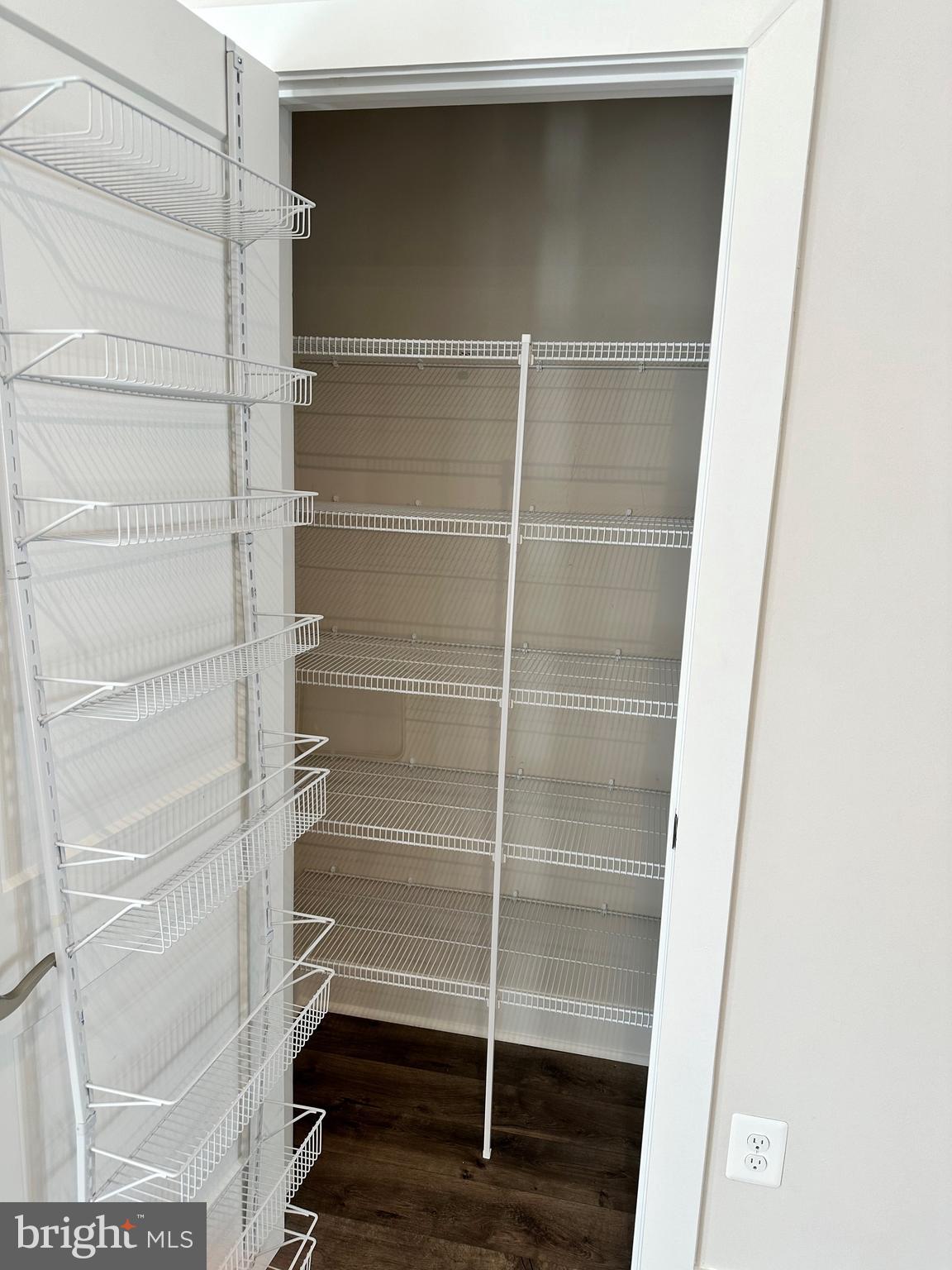 TALL OAKS - Residential