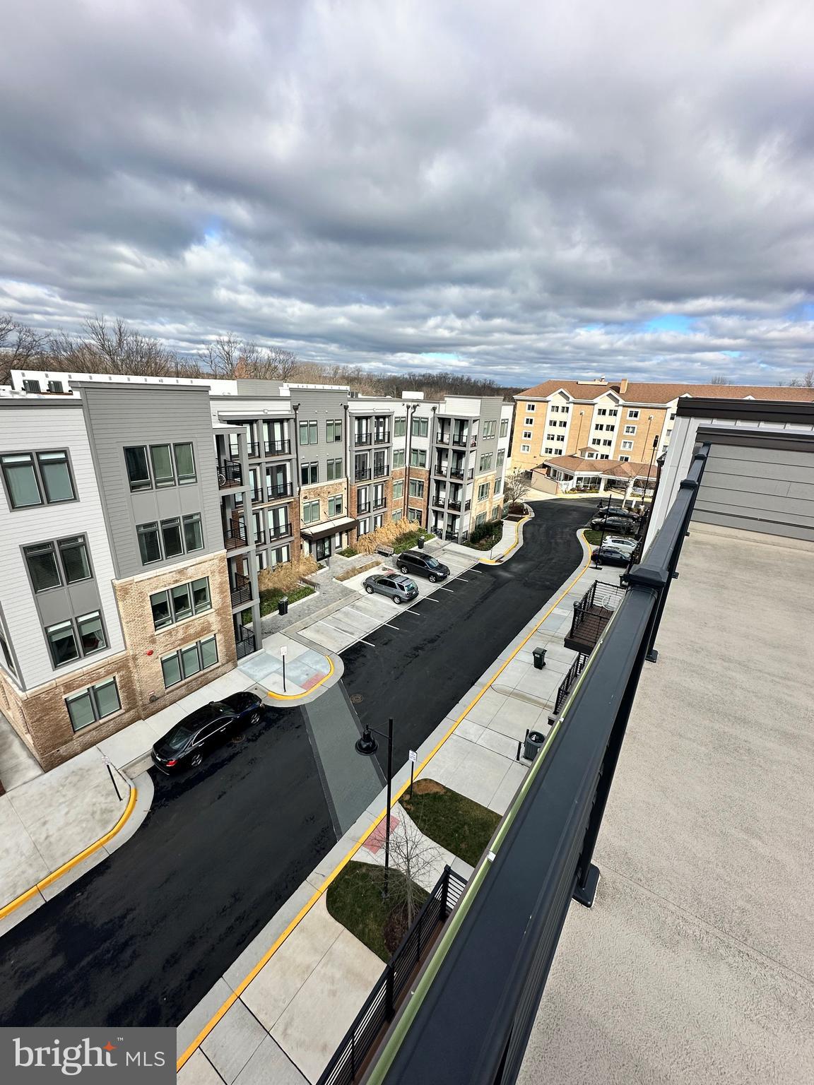 TALL OAKS - Residential