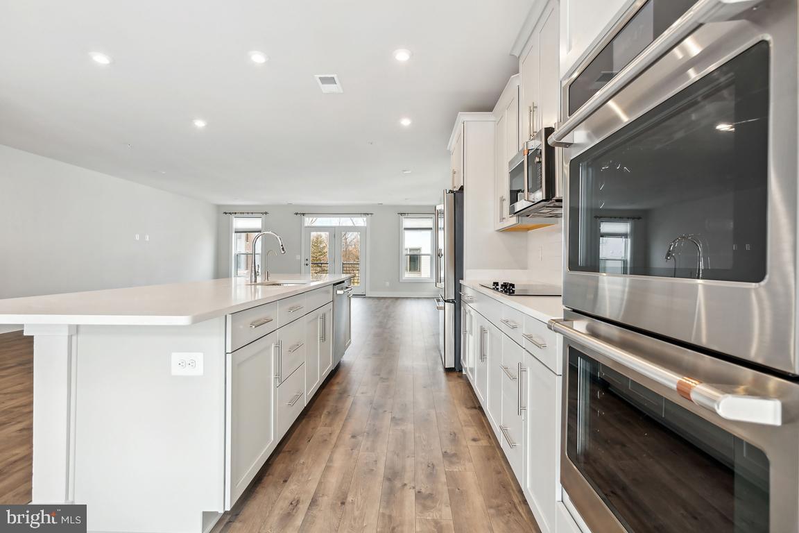 TALL OAKS - Residential