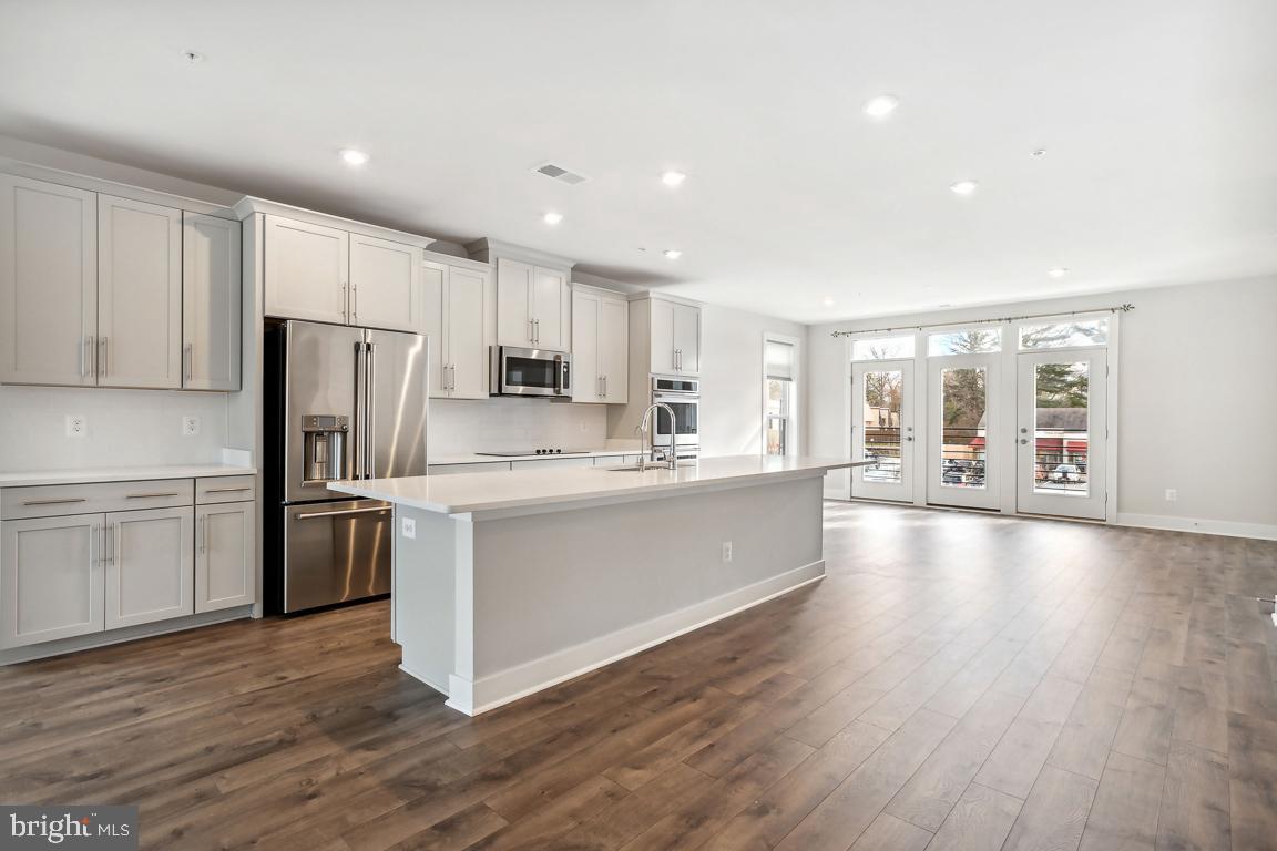 TALL OAKS - Residential