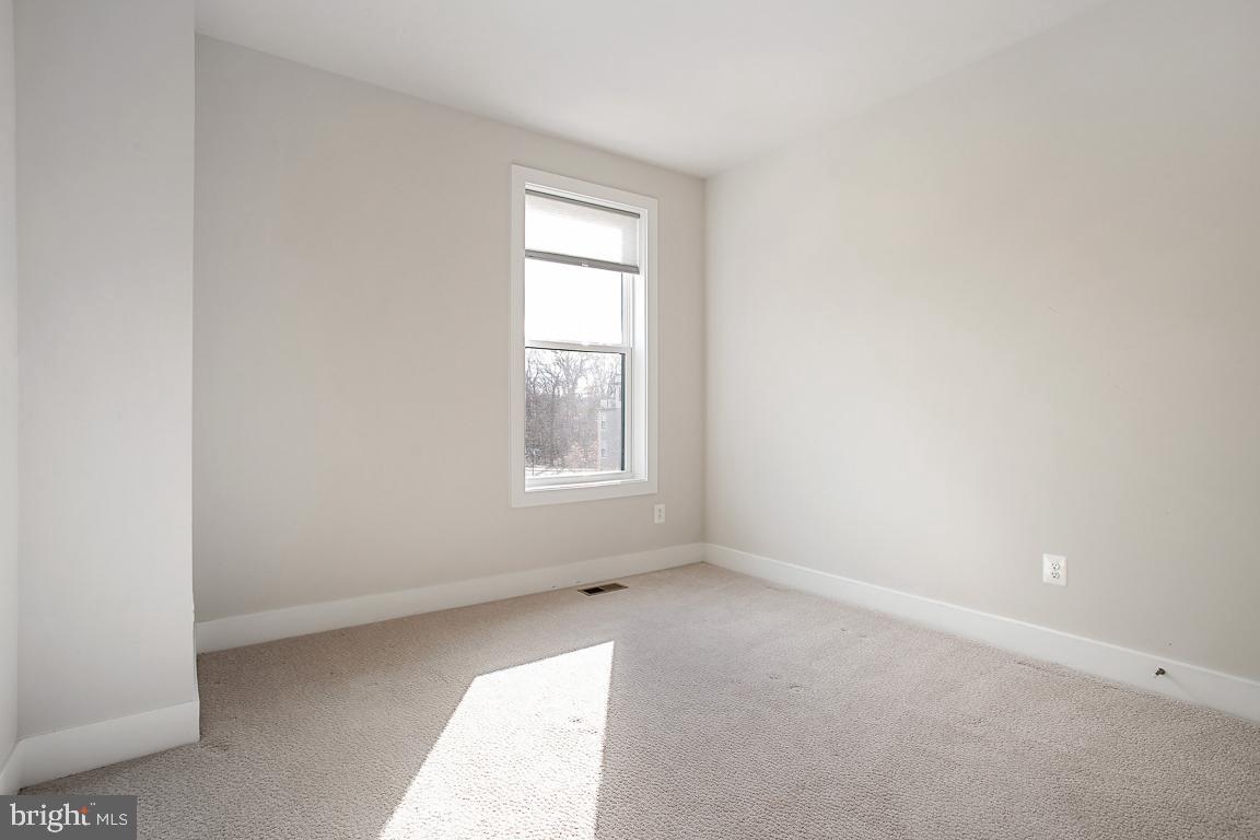 TALL OAKS - Residential