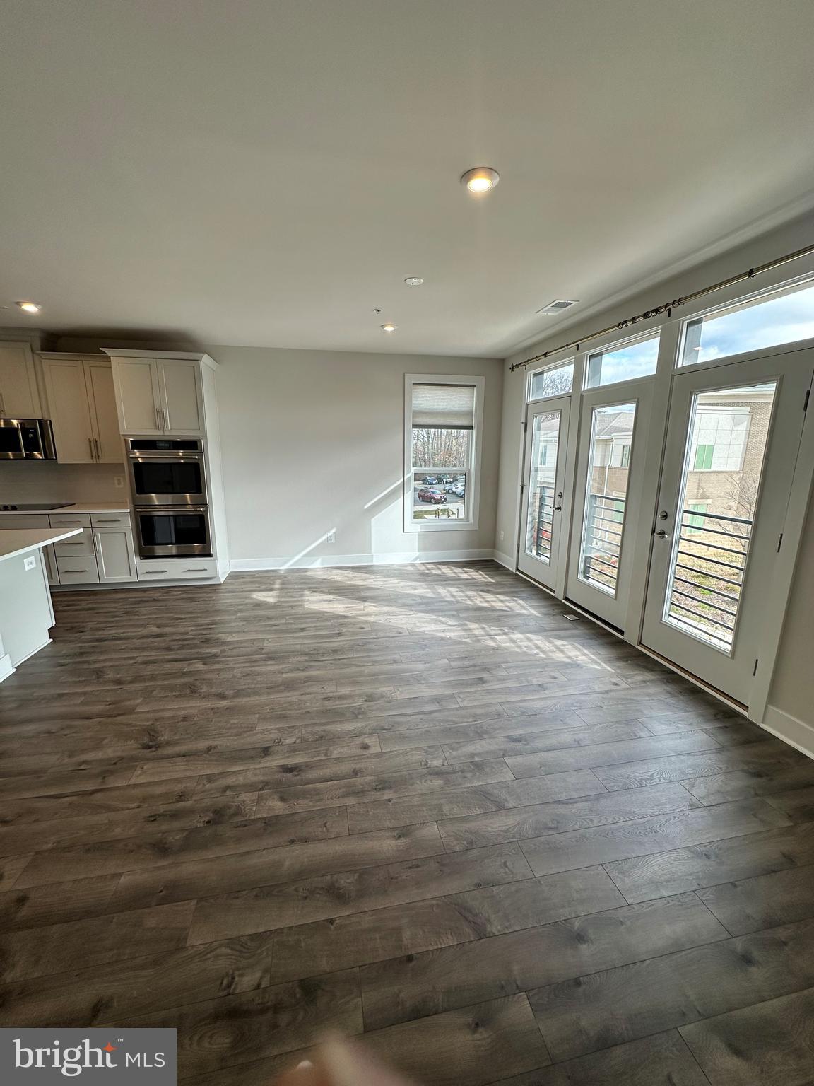 TALL OAKS - Residential