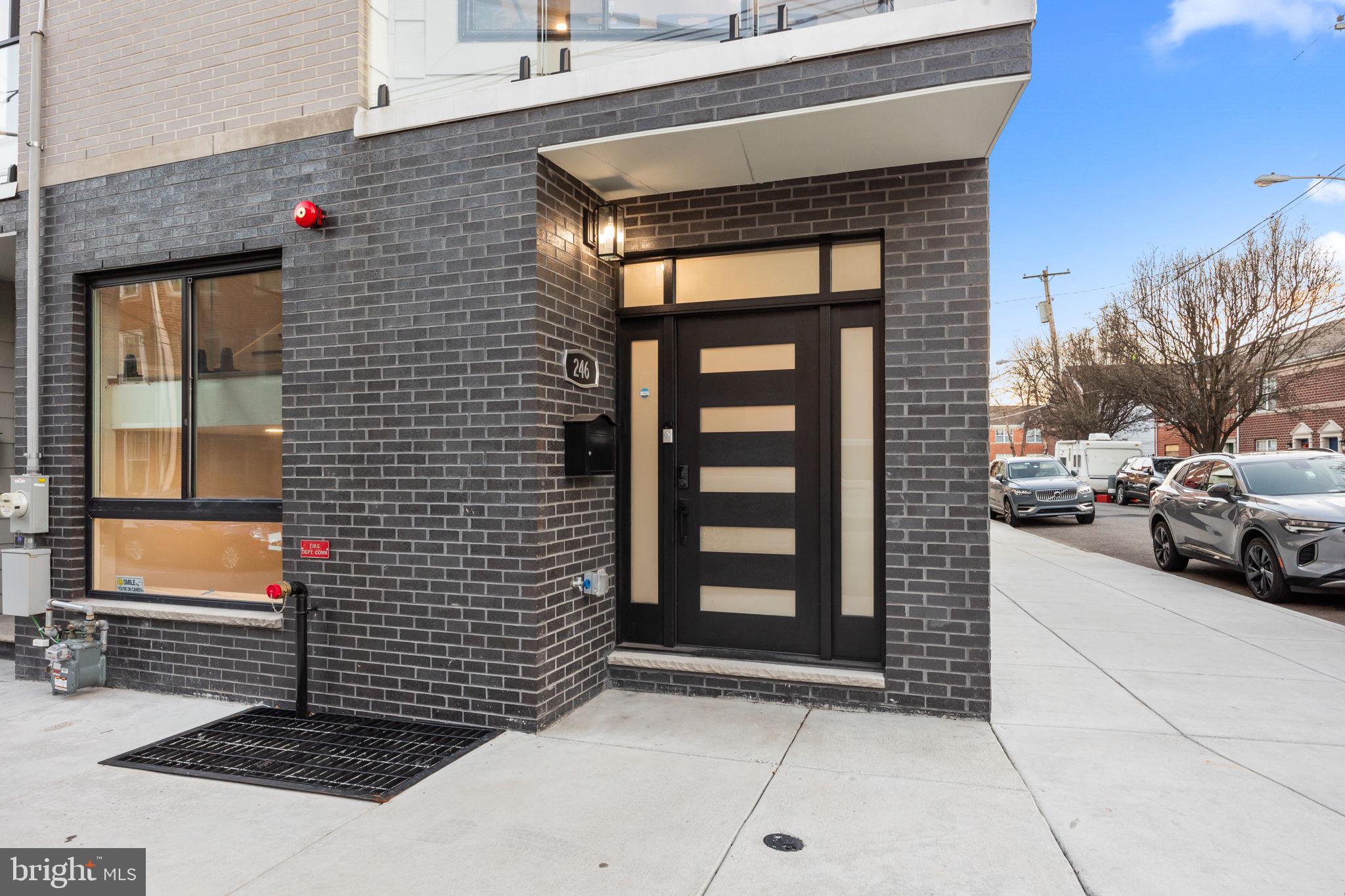 QUEEN VILLAGE - Residential