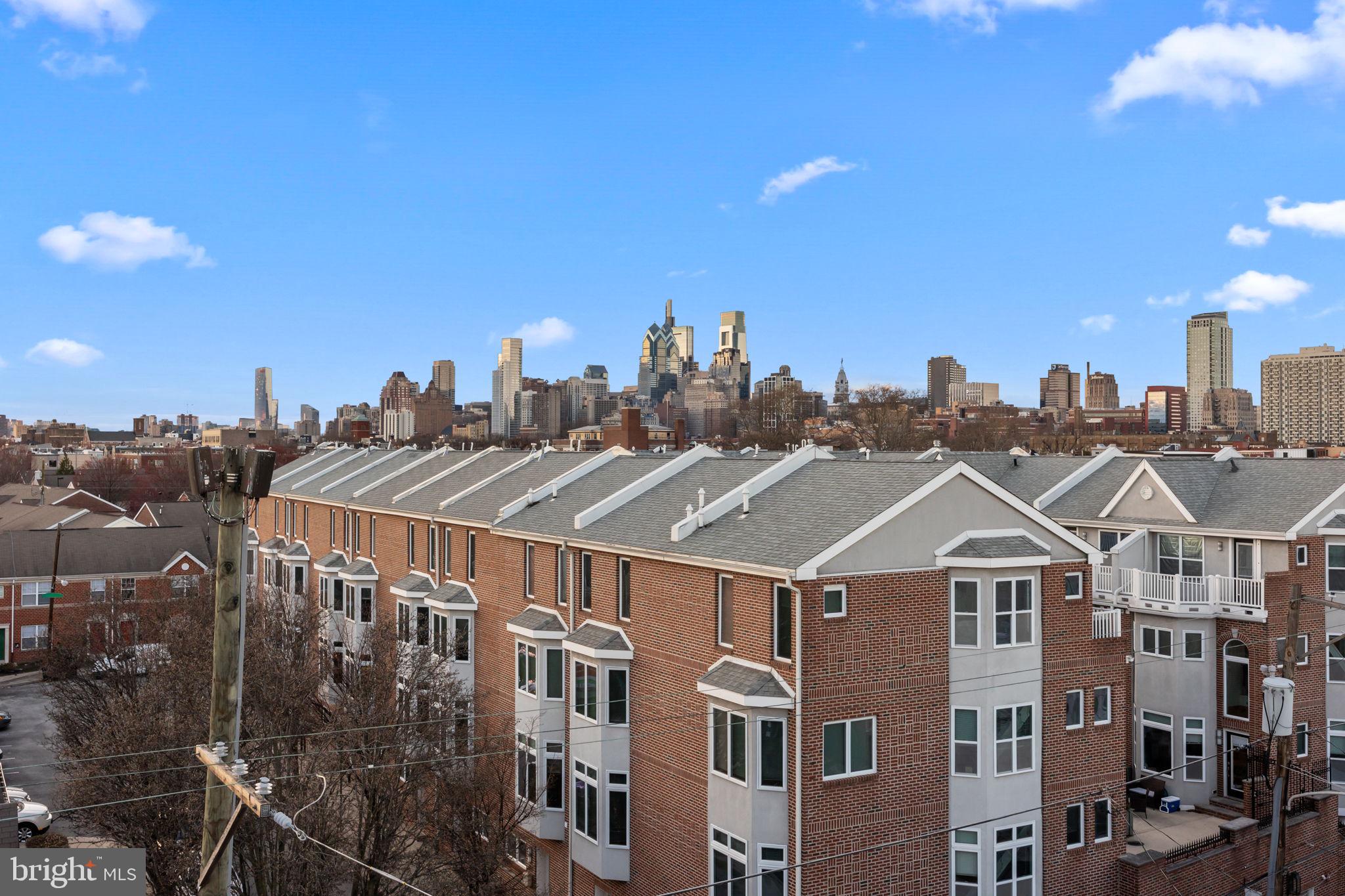 QUEEN VILLAGE - Residential