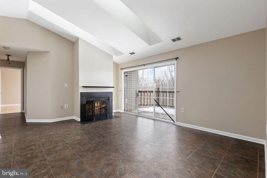 LAKESIDE CONDOMINIUMS - Residential