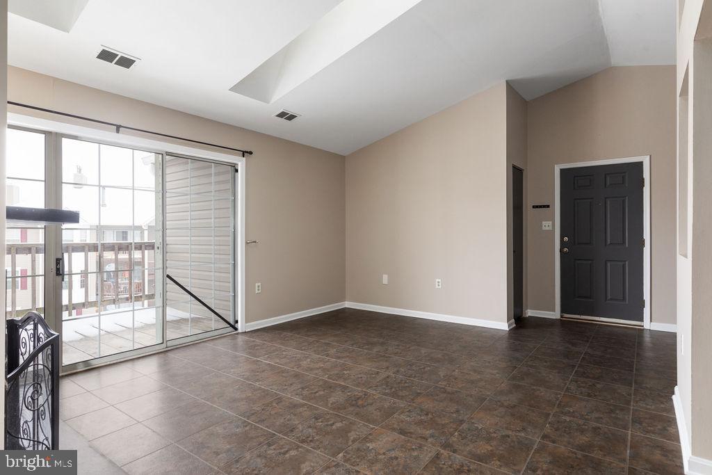 LAKESIDE CONDOMINIUMS - Residential