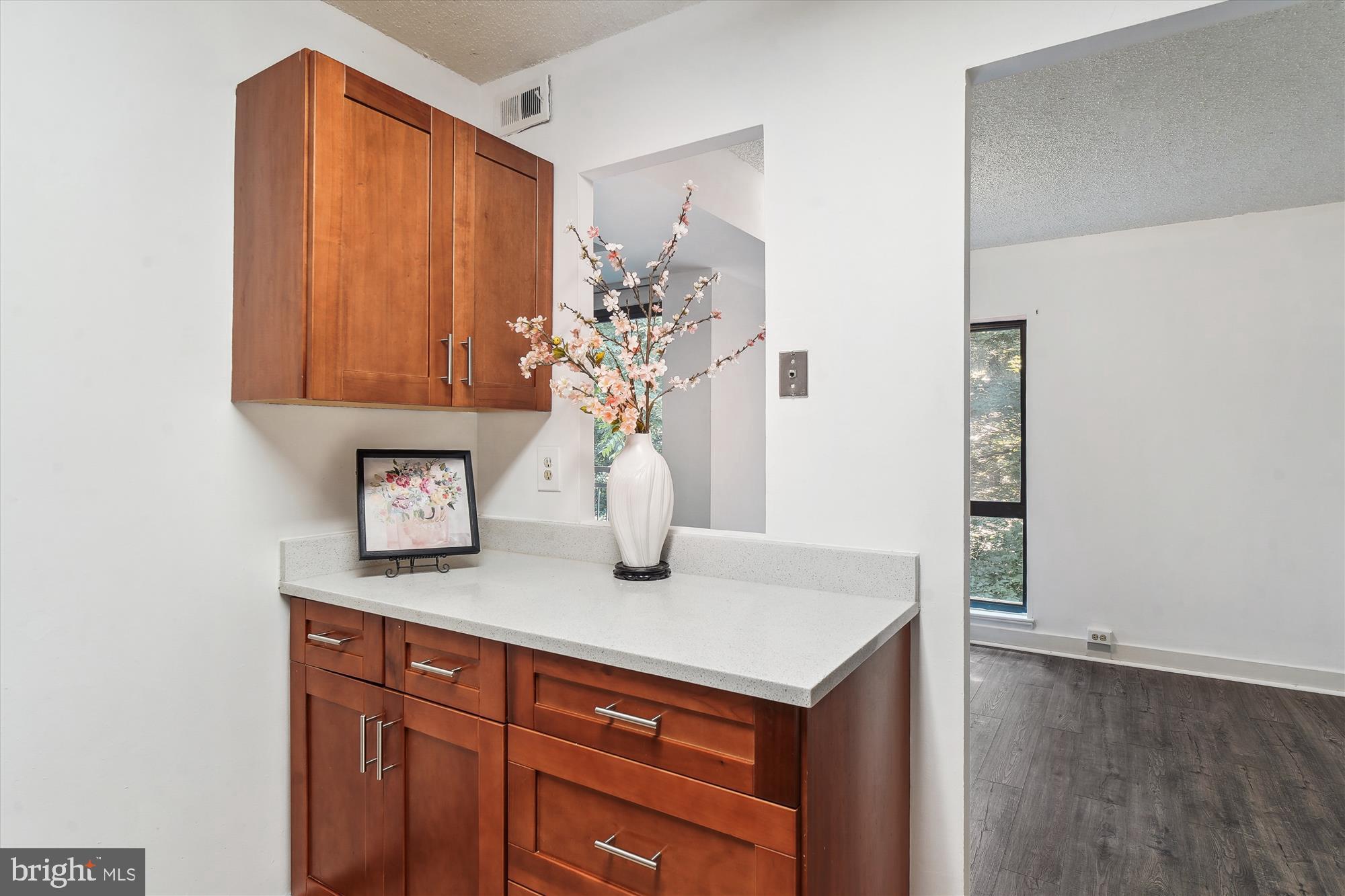 5903 TAMAR DRIVE 6 S18