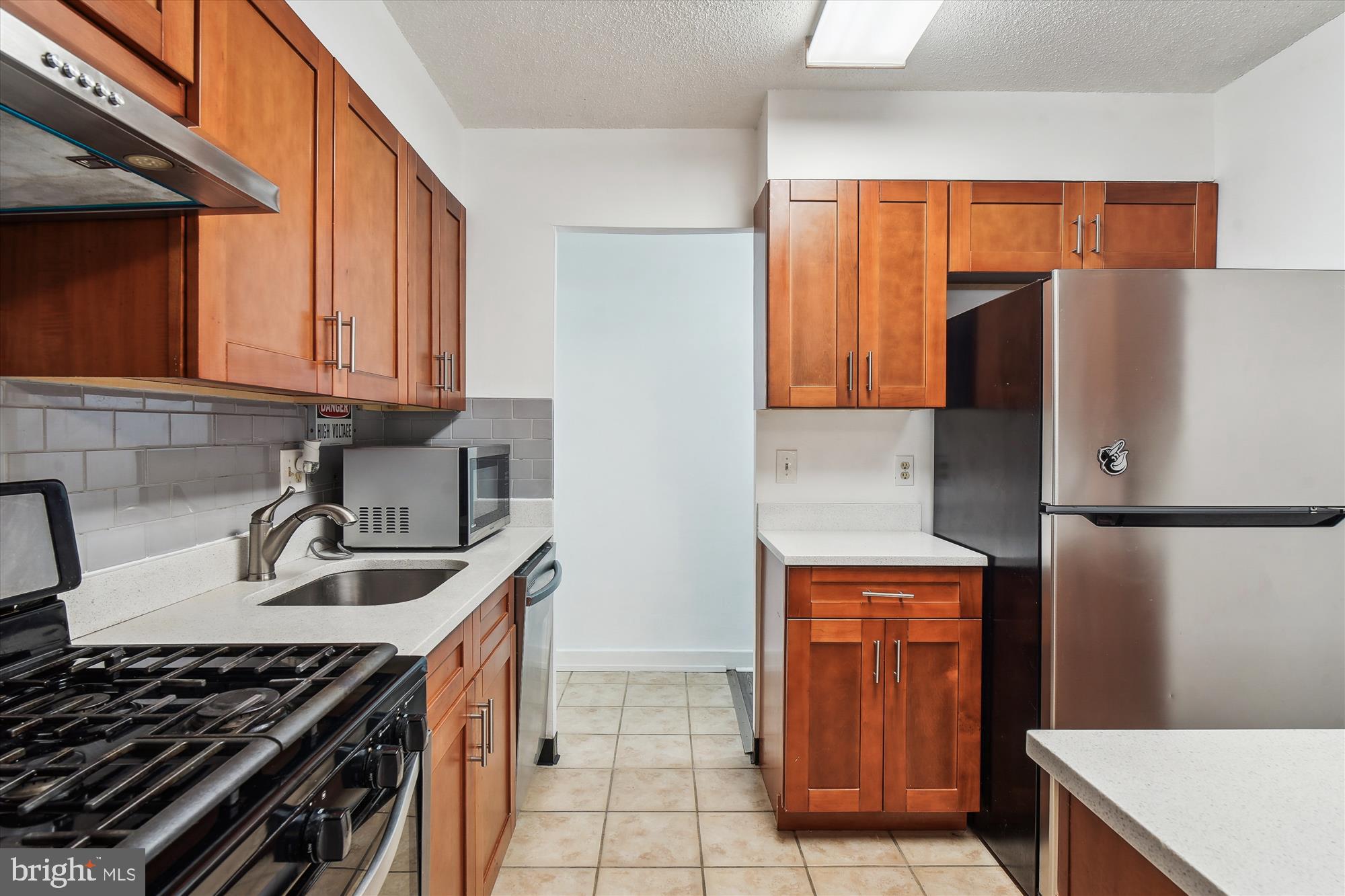 5903 TAMAR DRIVE 6 S18