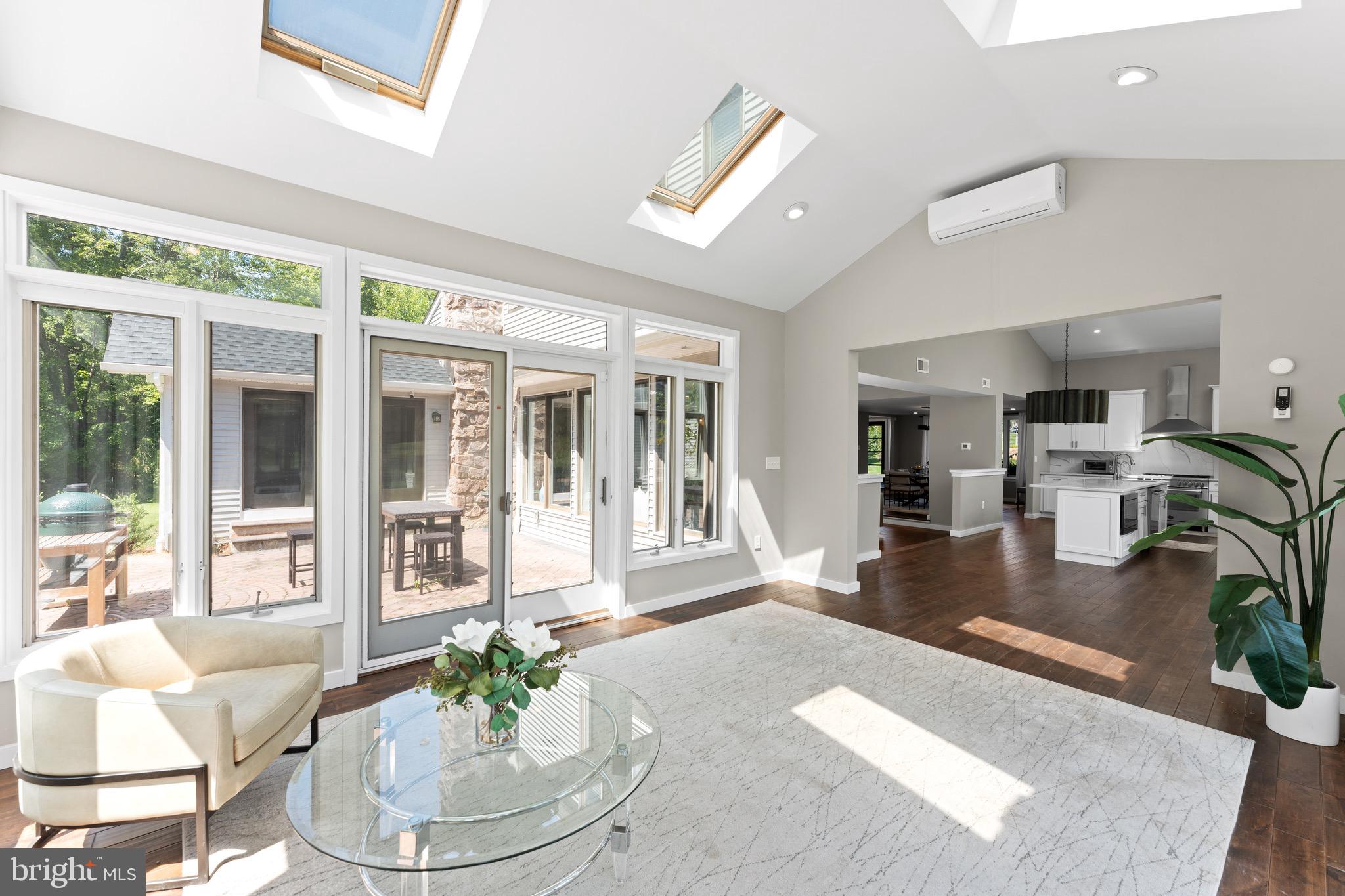 LONG LANE FARMS 1 - Residential