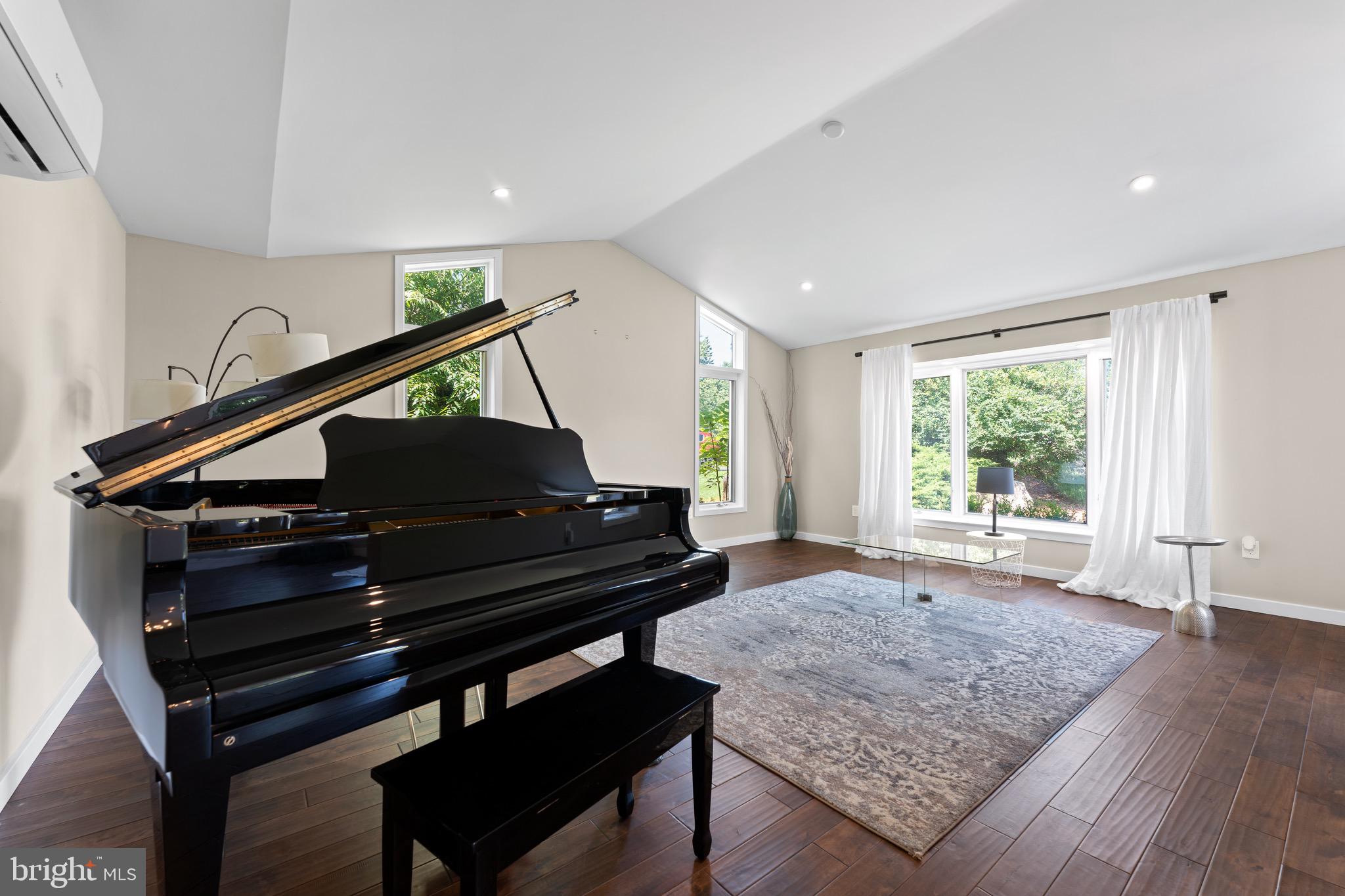 LONG LANE FARMS 1 - Residential