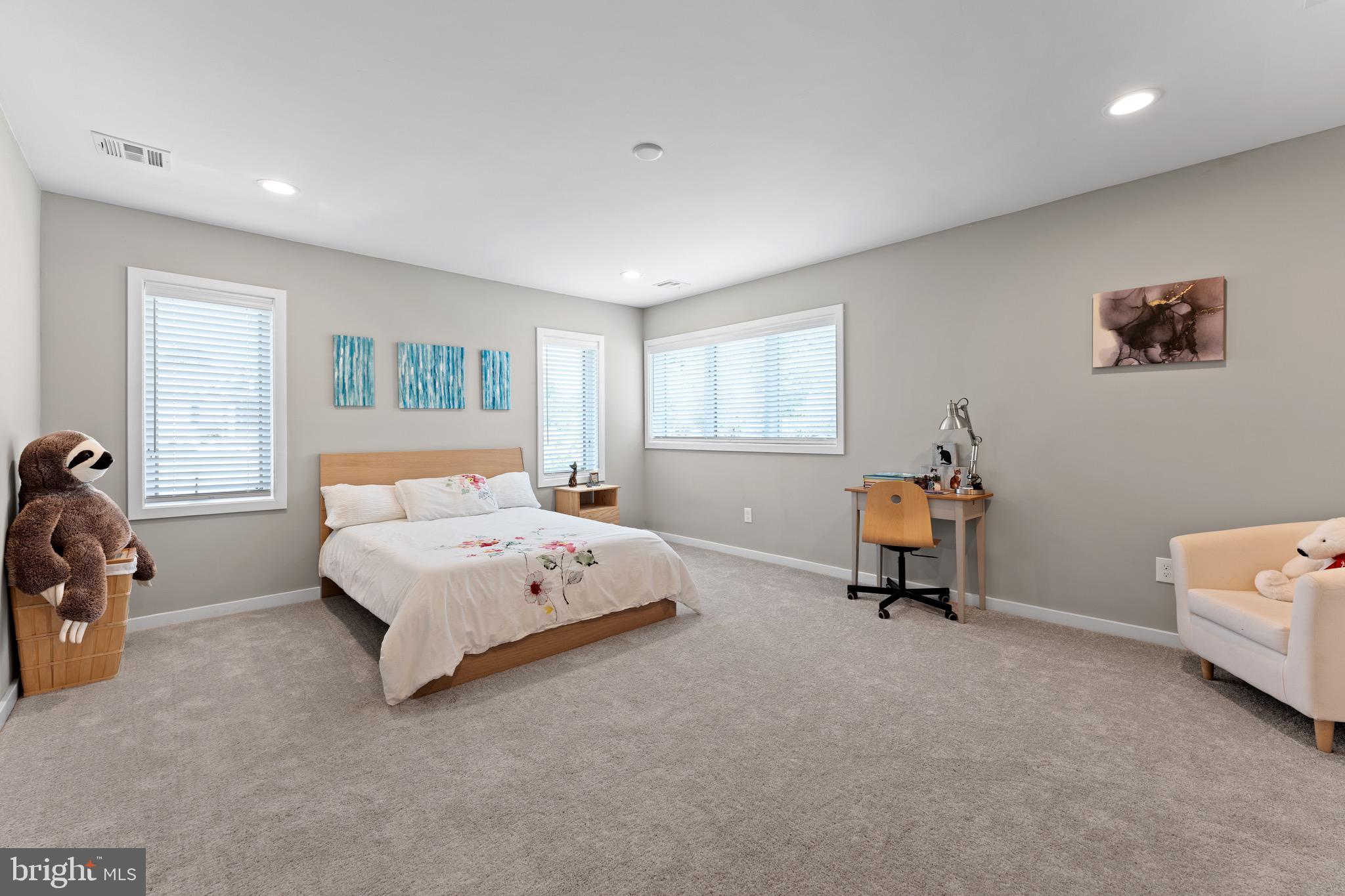 LONG LANE FARMS 1 - Residential