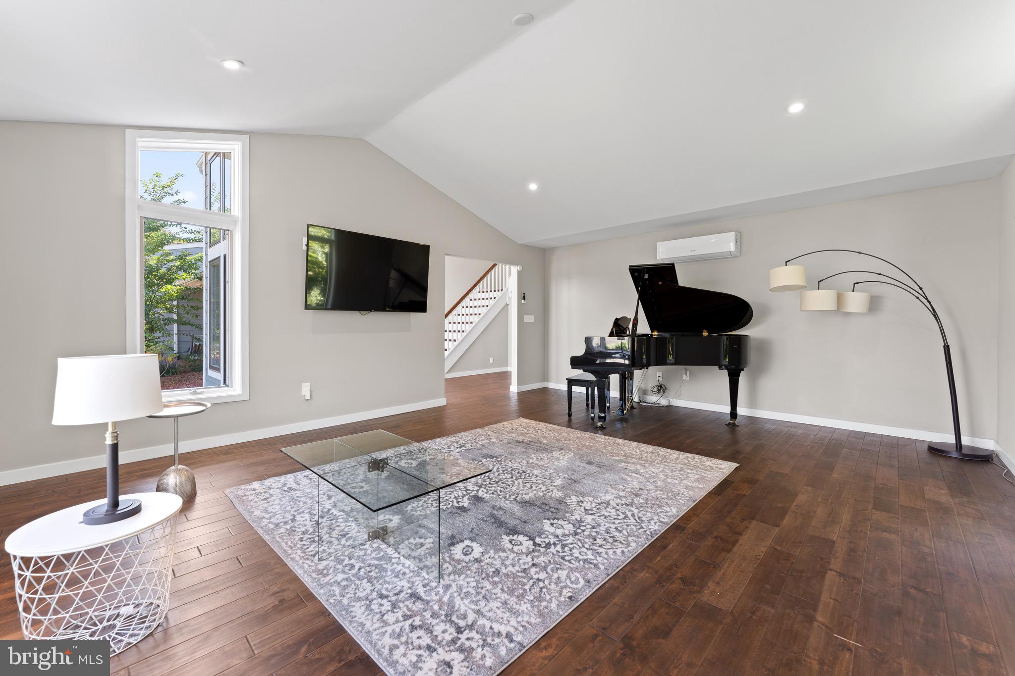 LONG LANE FARMS 1 - Residential