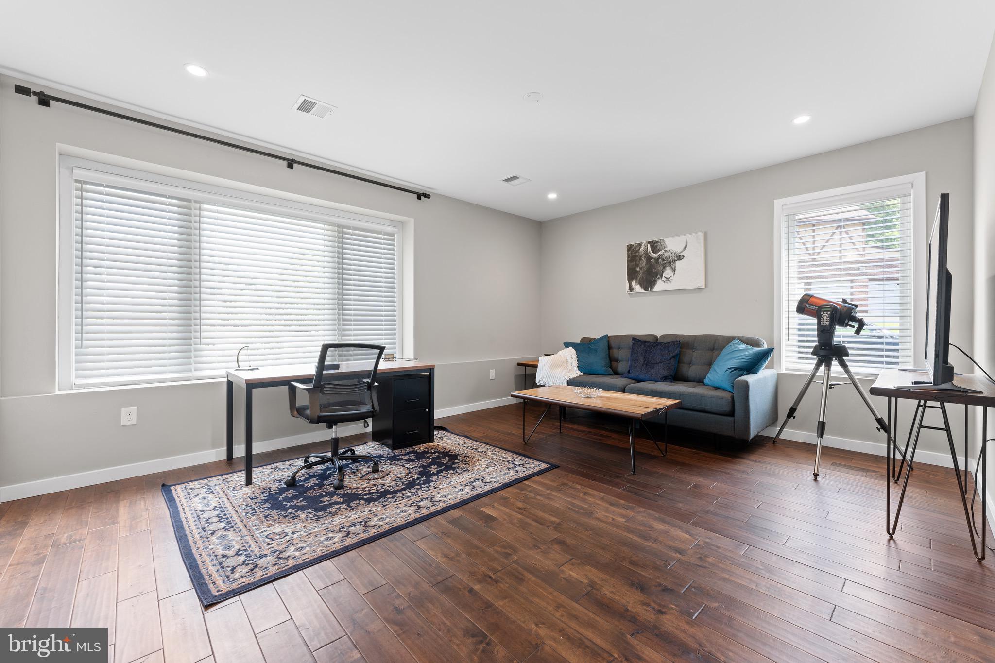 LONG LANE FARMS 1 - Residential