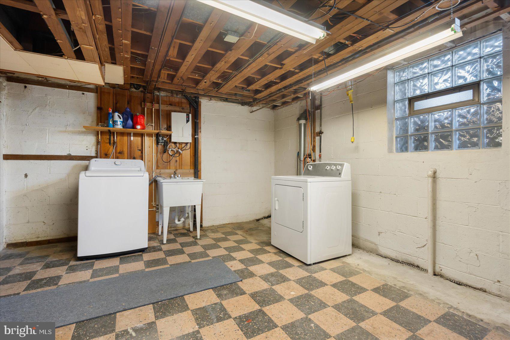 CHARLESMONT - Residential