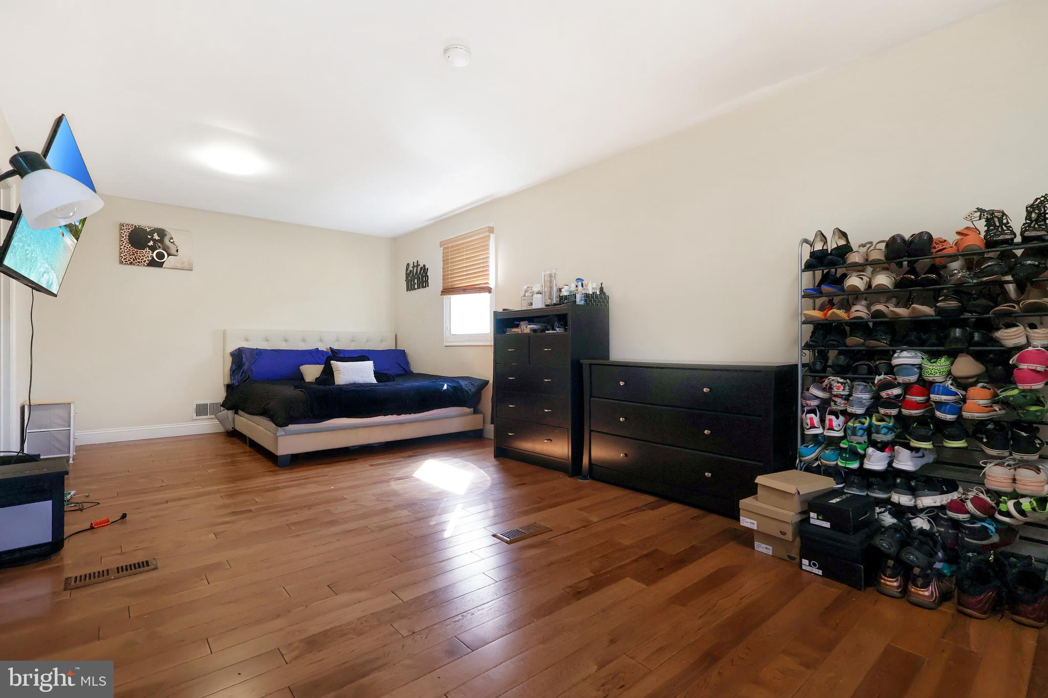 RED HILL - Residential