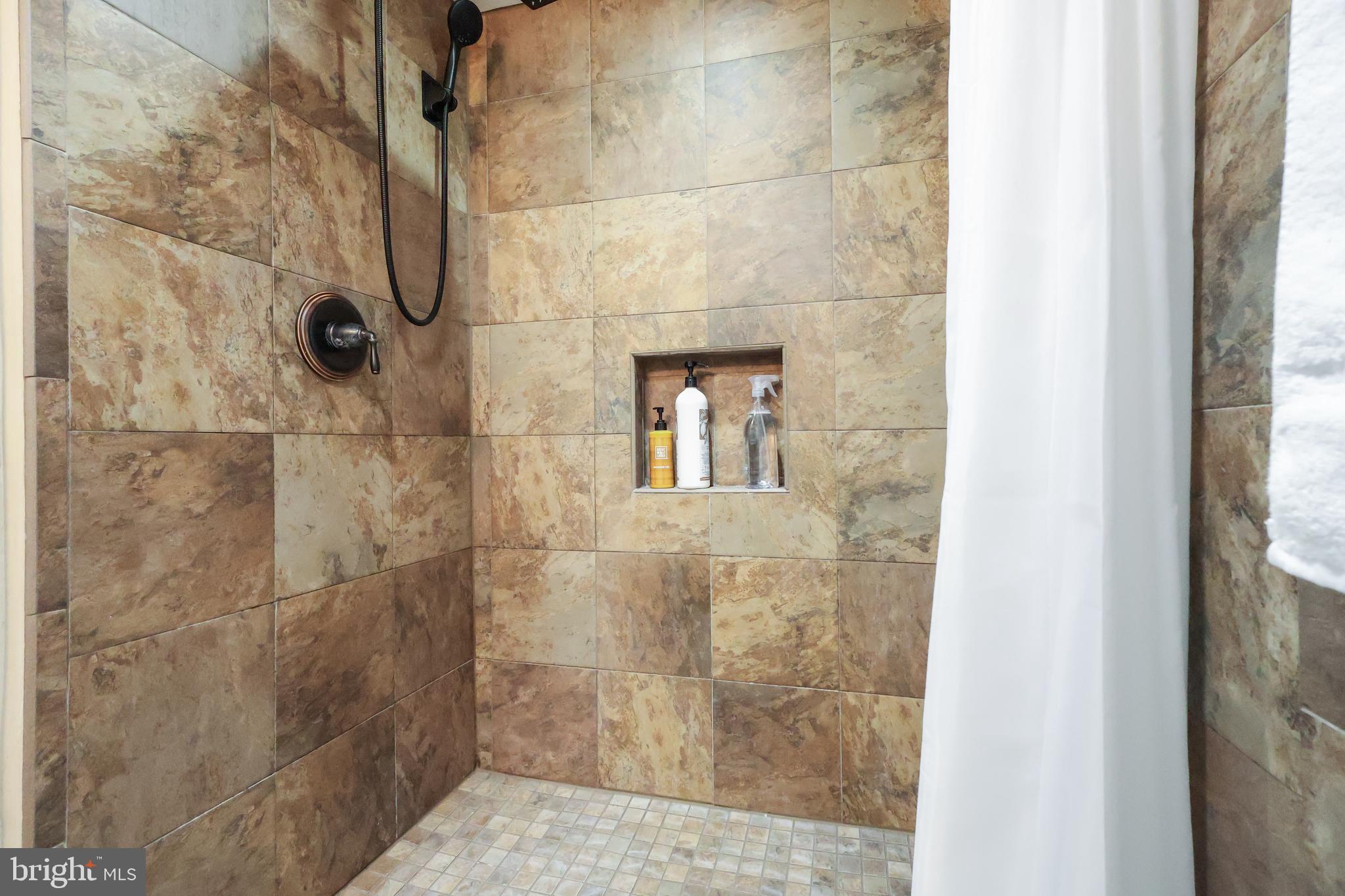 RED HILL - Residential