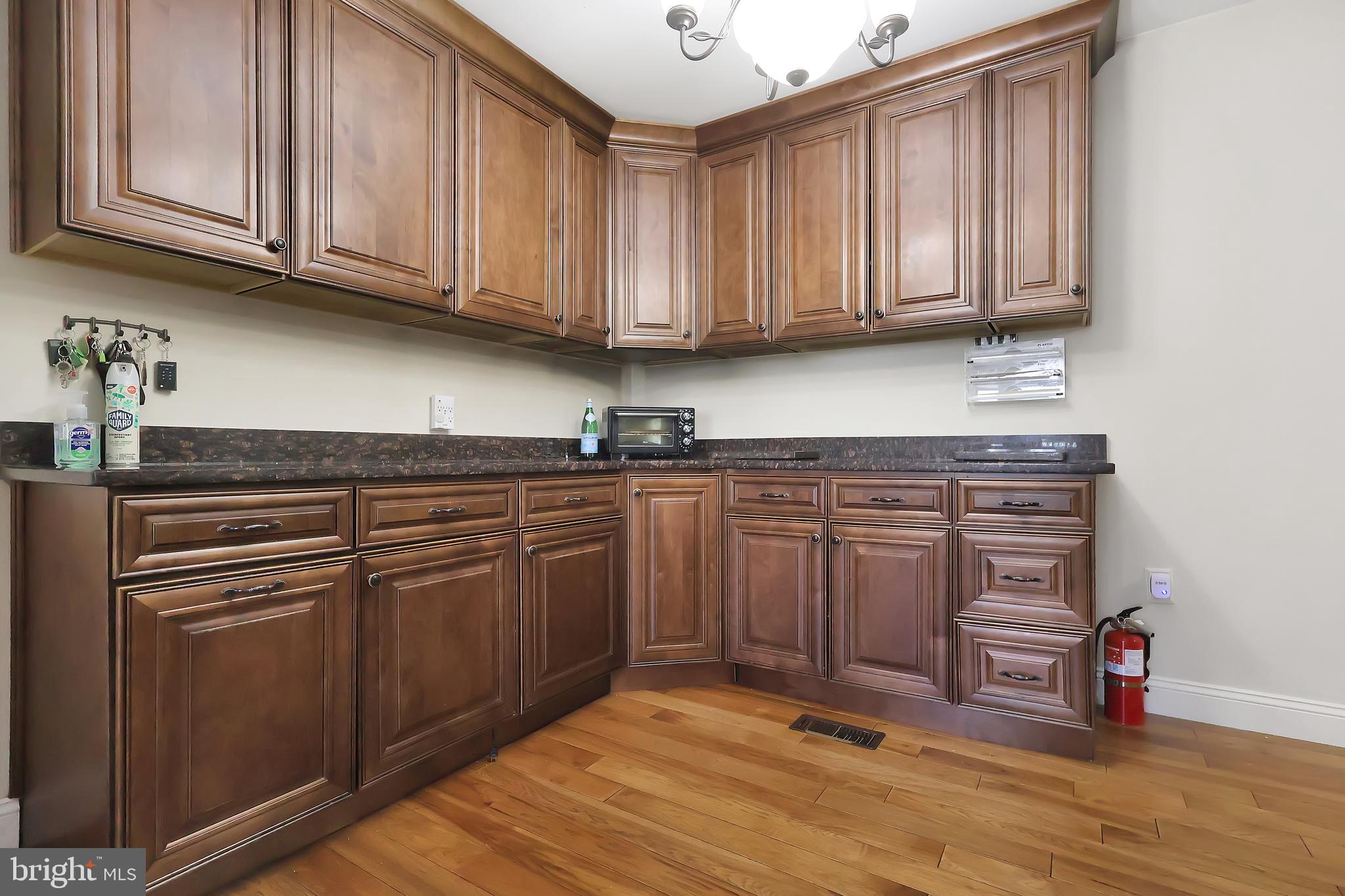 RED HILL - Residential