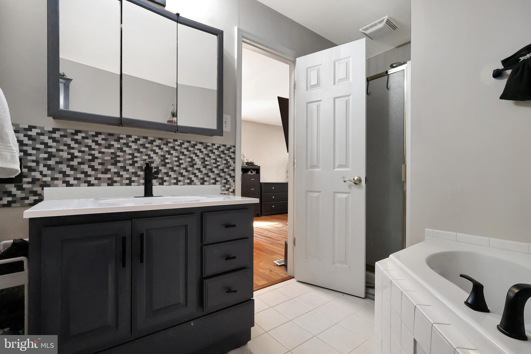 RED HILL - Residential