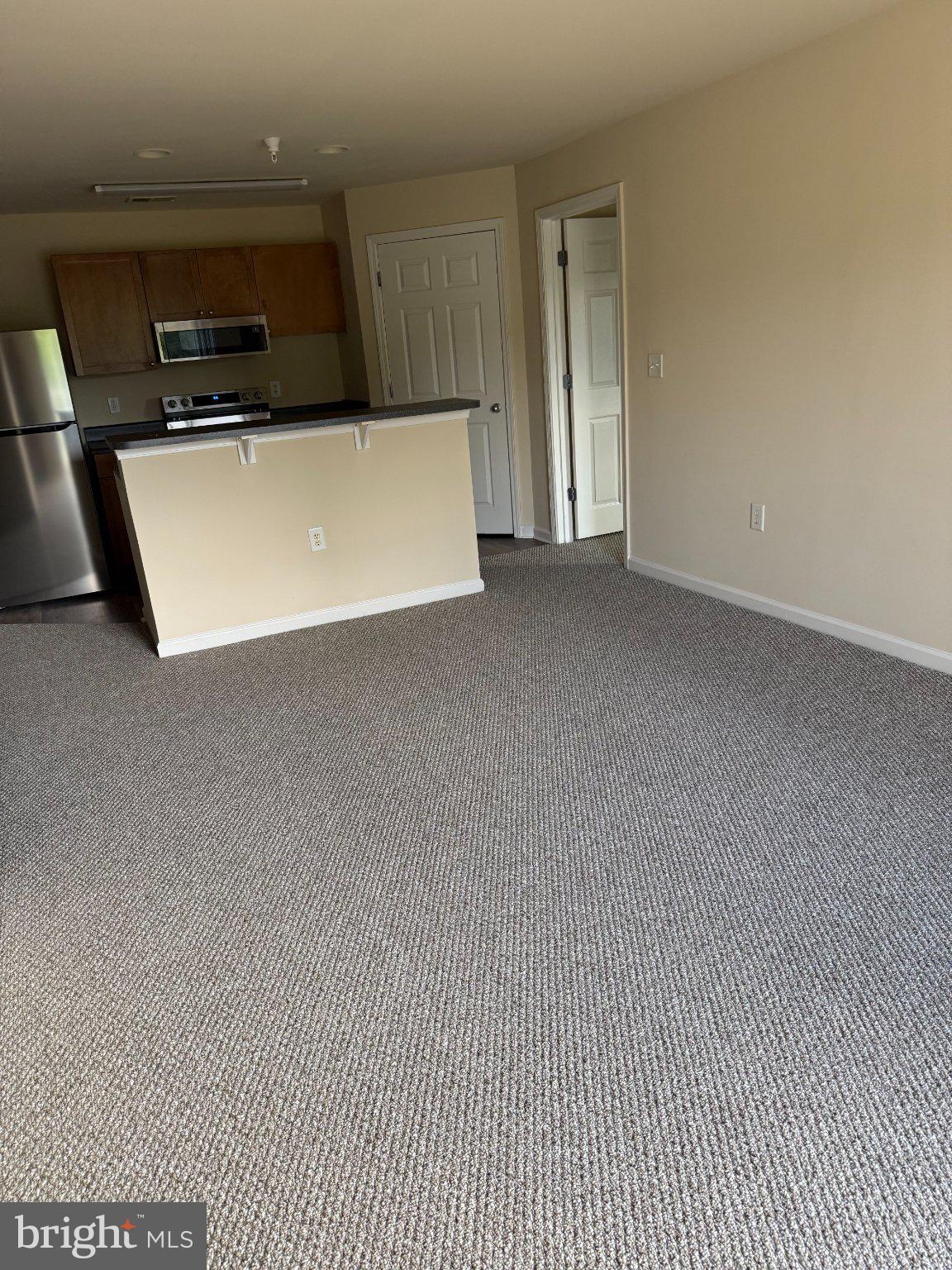 122 YELLOWSTONE DRIVE 206