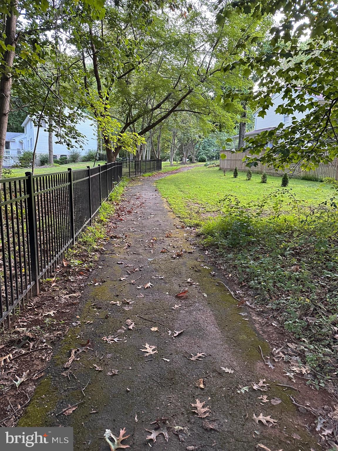 WHITE OAKS - Residential