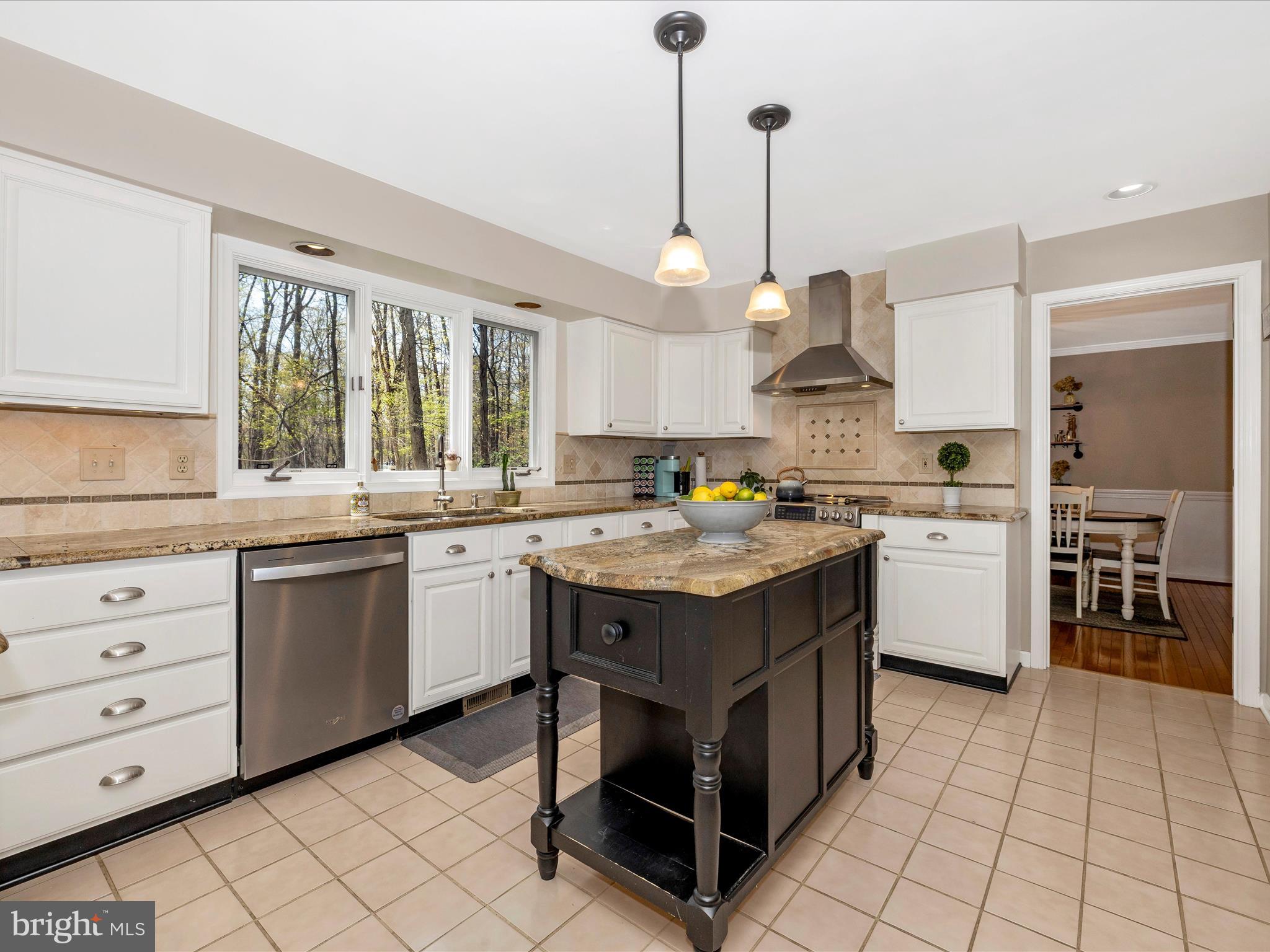 WHITE OAKS - Residential