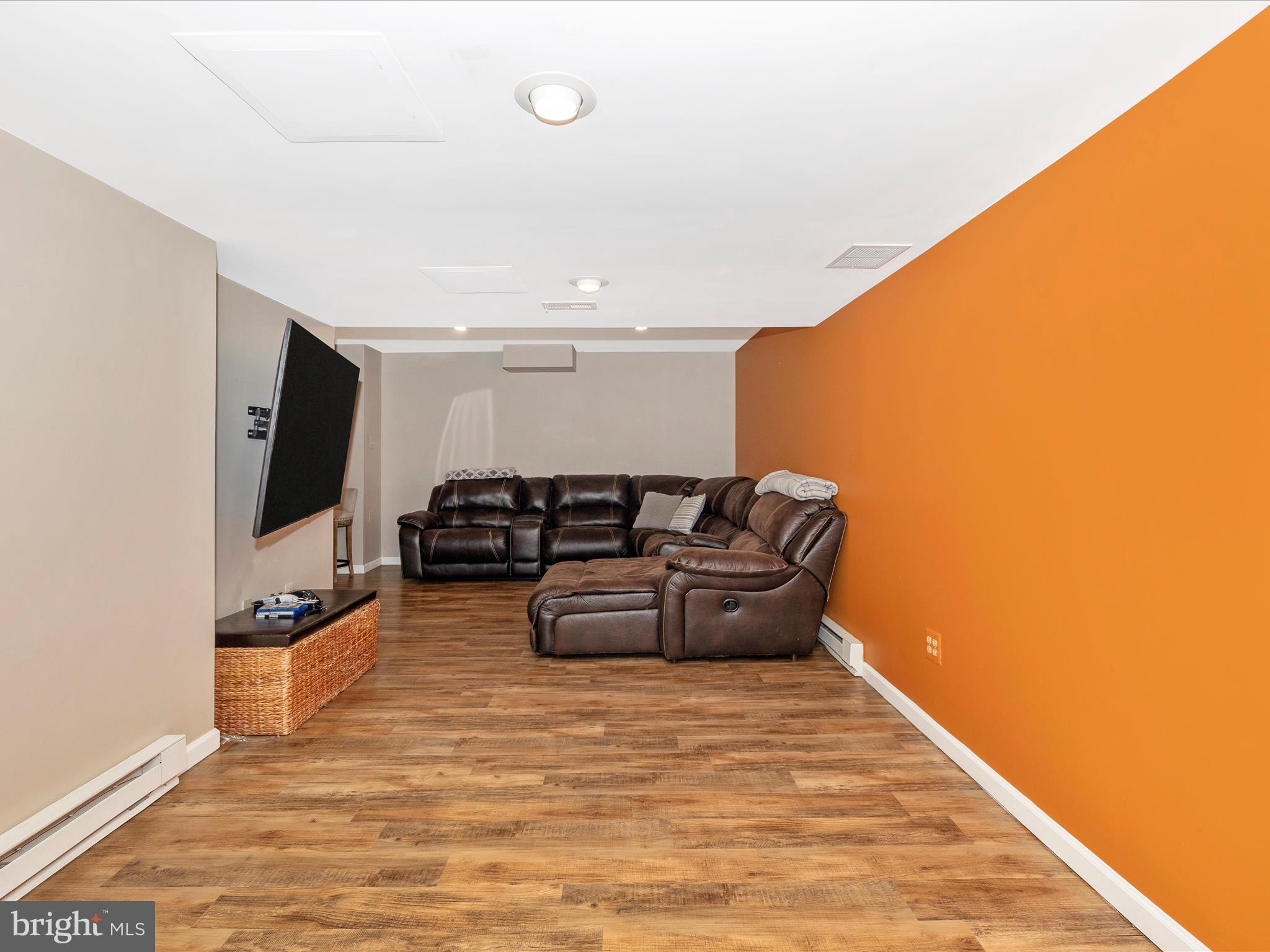 WHITE OAKS - Residential