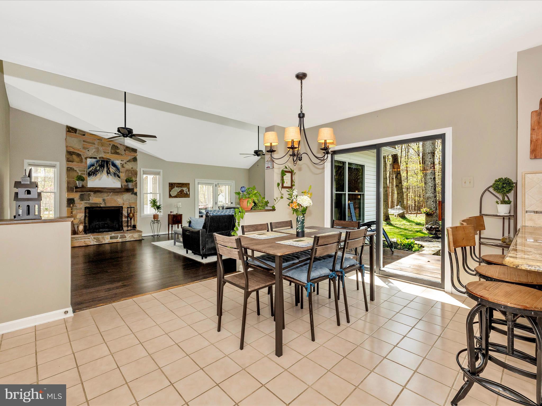 WHITE OAKS - Residential