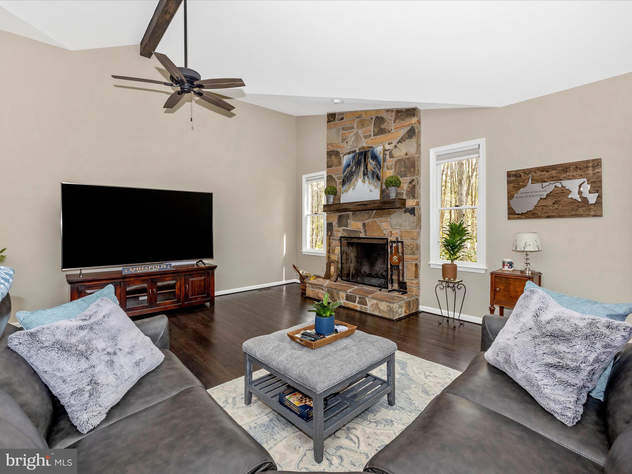 WHITE OAKS - Residential