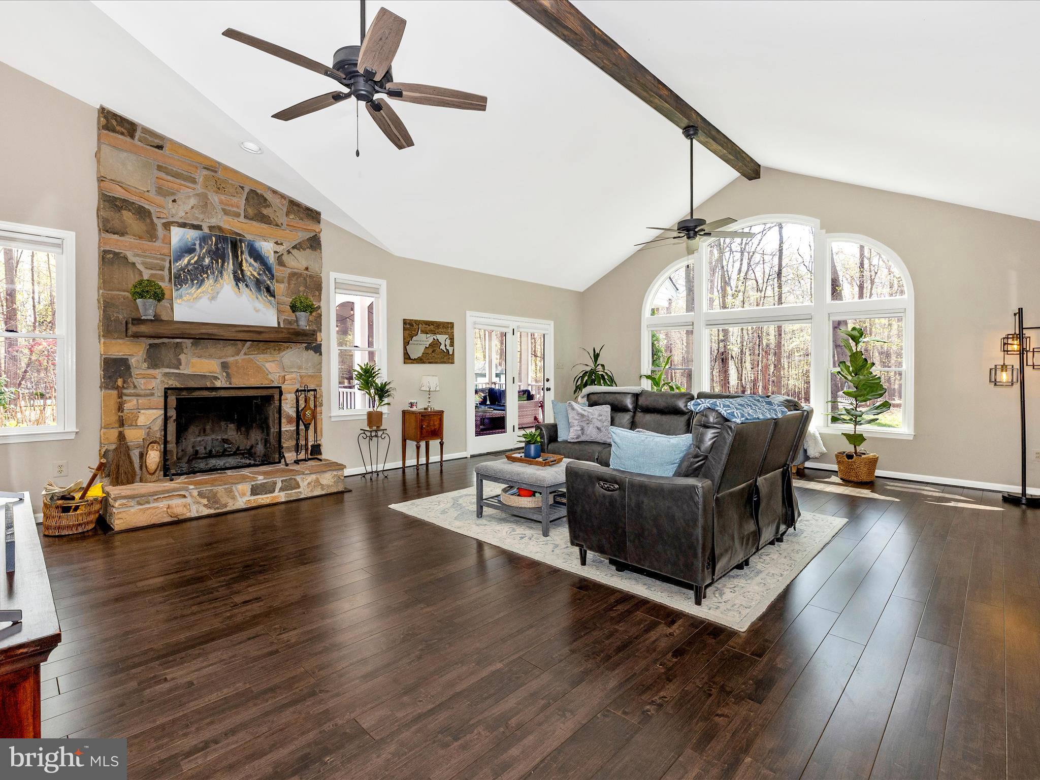 WHITE OAKS - Residential