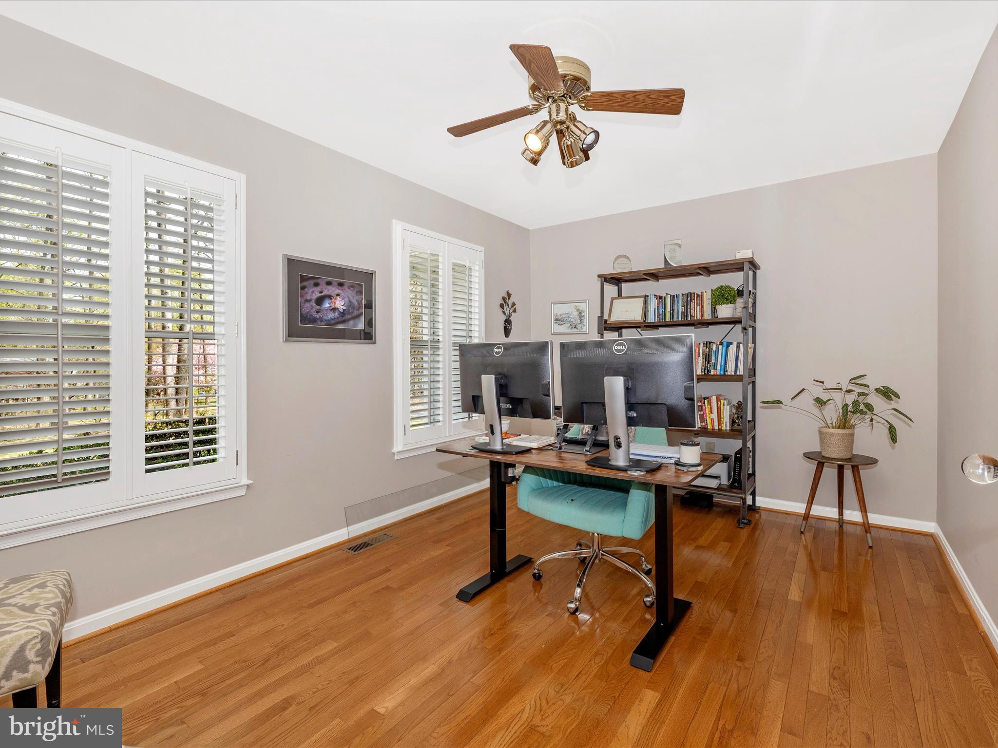 WHITE OAKS - Residential