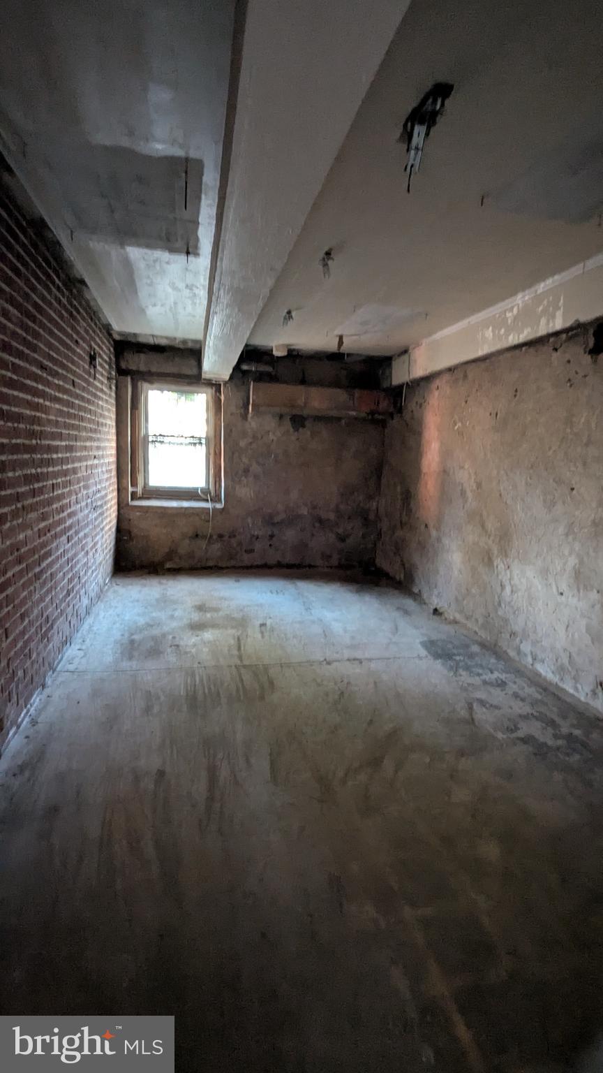 MELROSE PARK - Commercial Sale