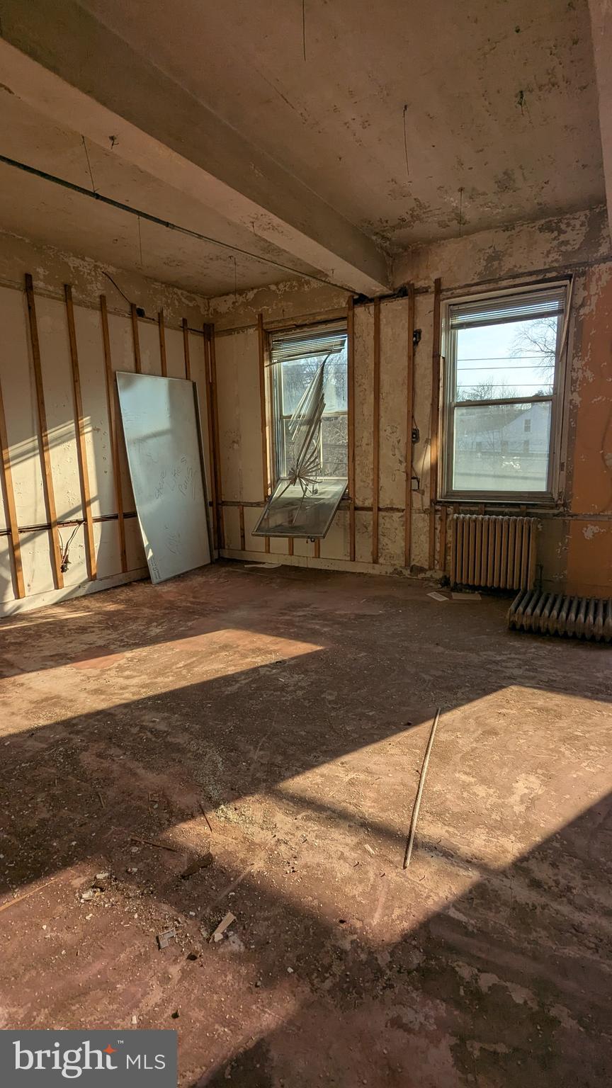 MELROSE PARK - Commercial Sale