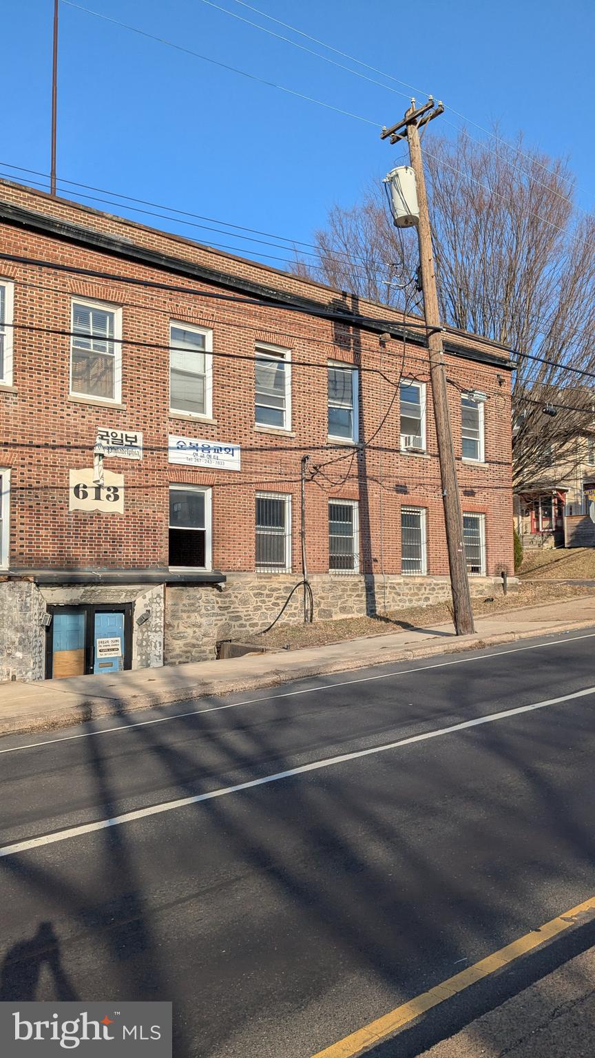 MELROSE PARK - Commercial Sale