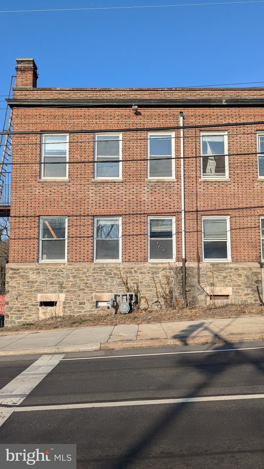 MELROSE PARK - Commercial Sale