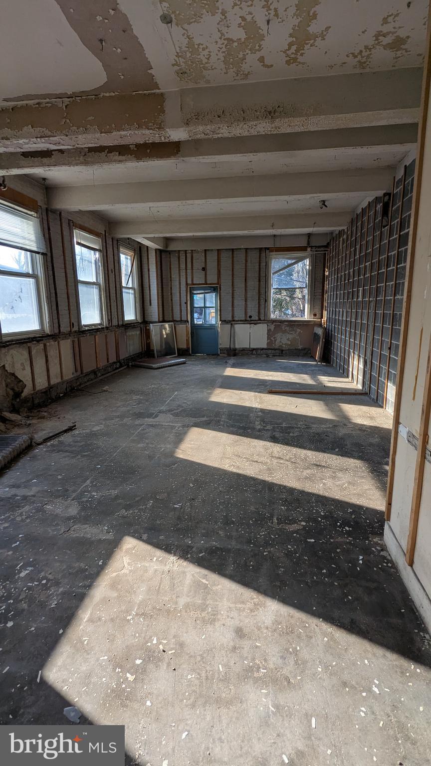 MELROSE PARK - Commercial Sale