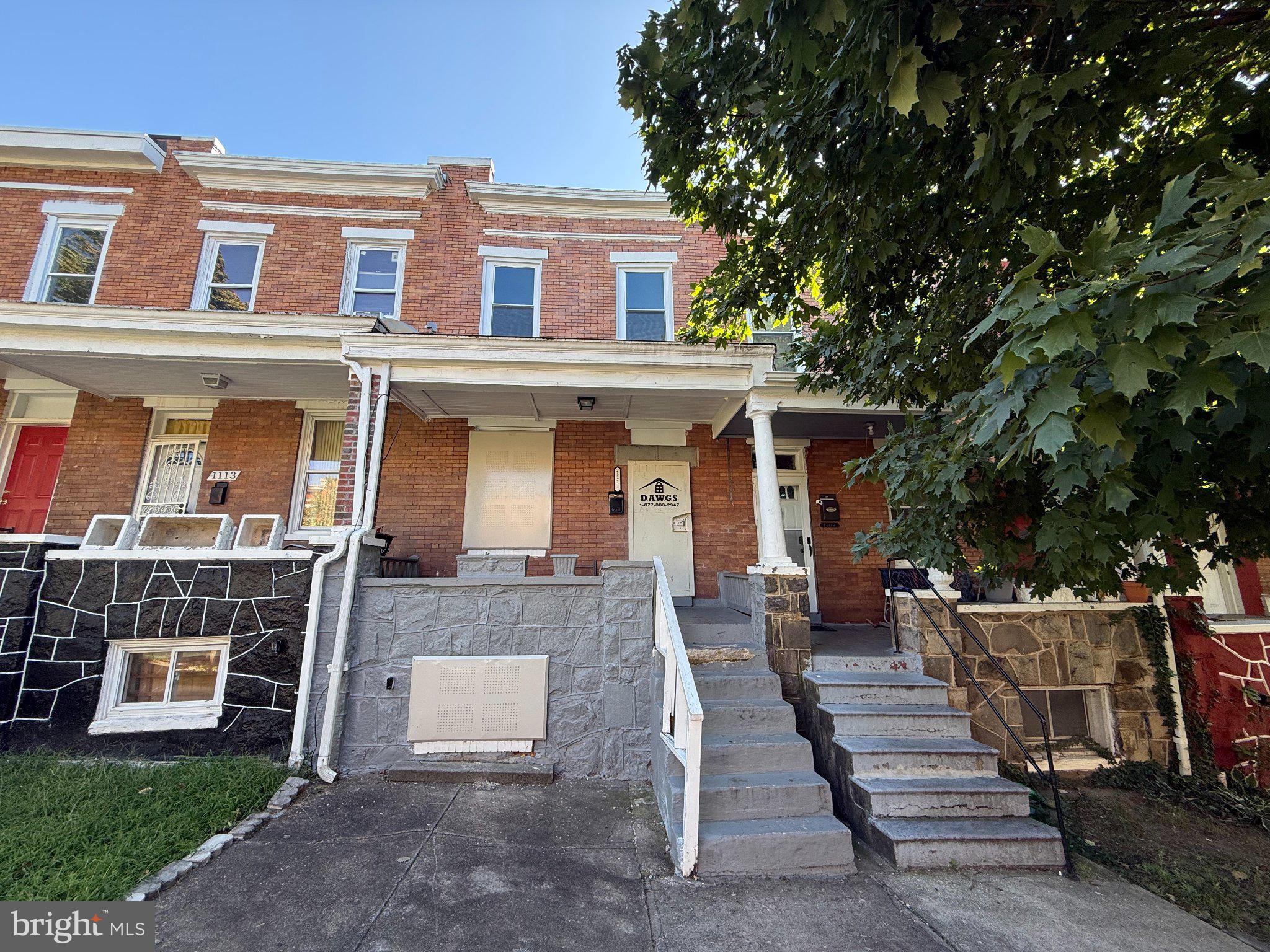 1111 N LAKEWOOD AVENUE