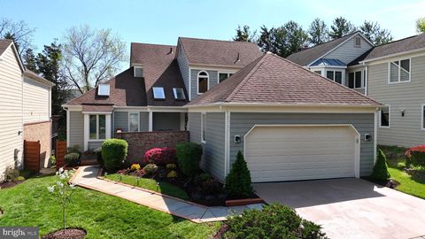 Photo of 2925 Aran Court, OAKTON, VA 22124 (MLS # VAFX2300724)