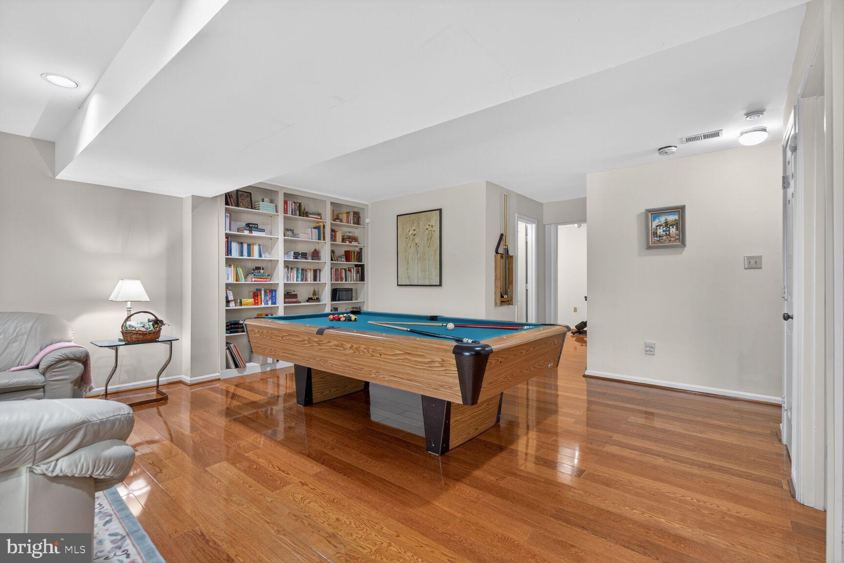 OAK MARR COURTS - Residential