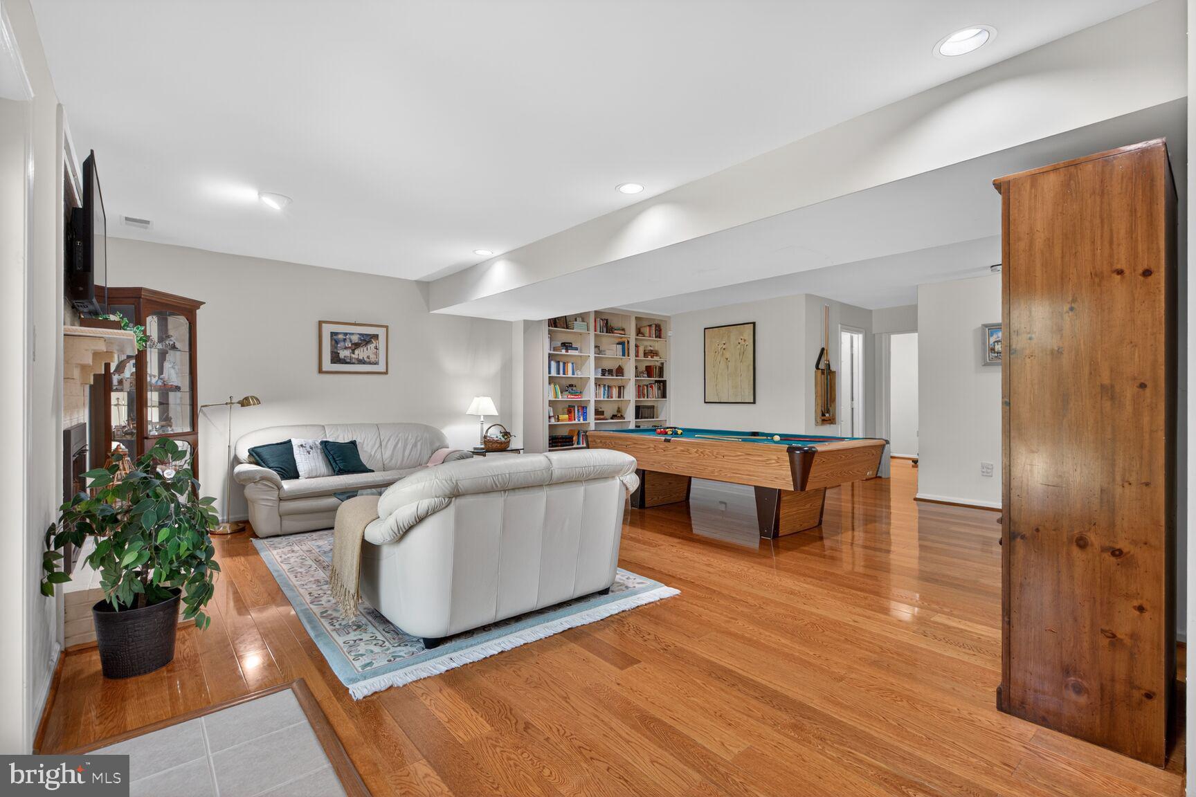 OAK MARR COURTS - Residential