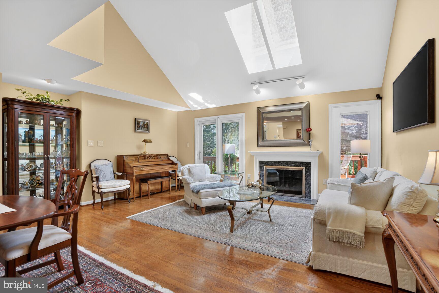 OAK MARR COURTS - Residential