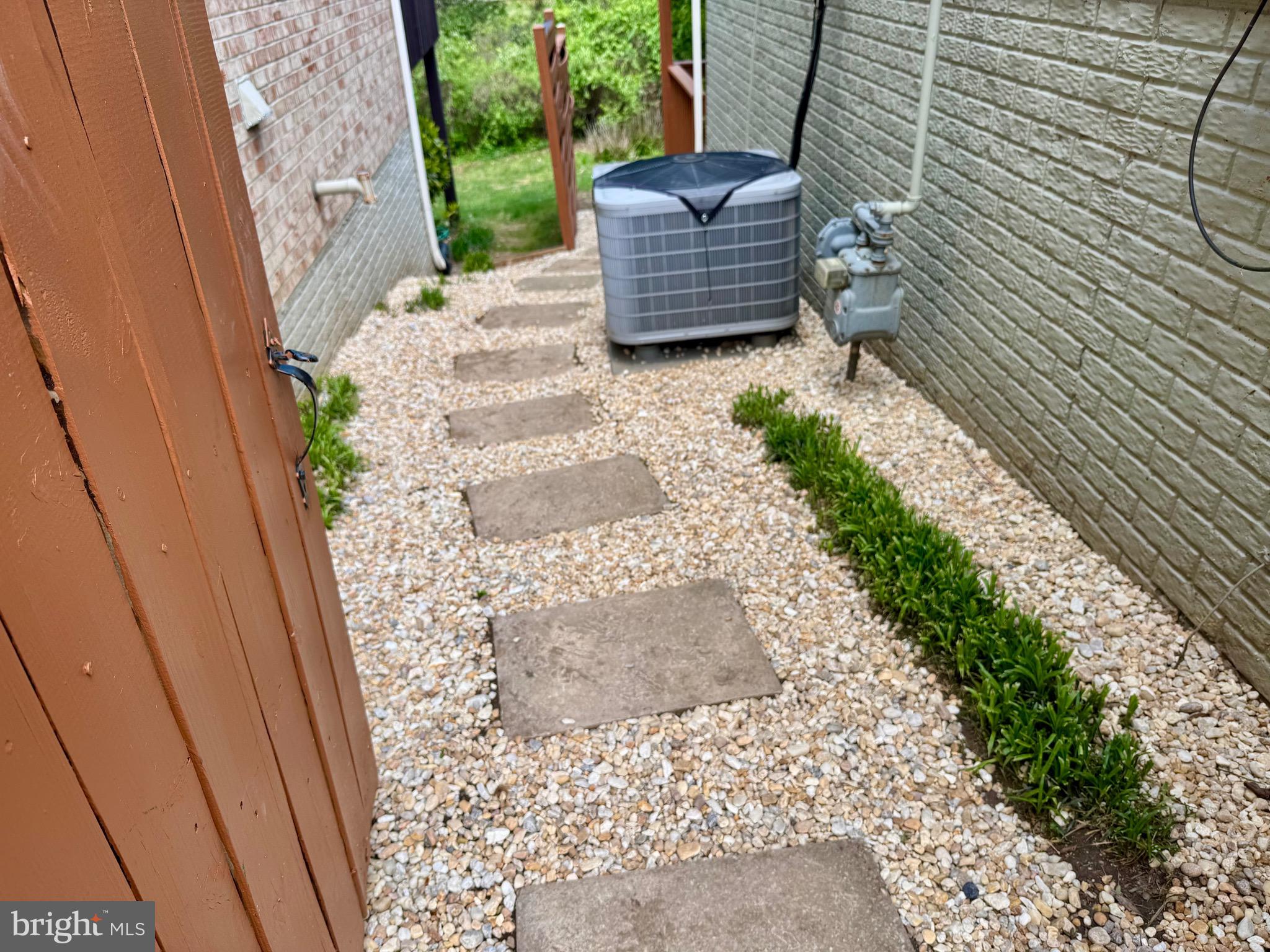 OAK MARR COURTS - Residential