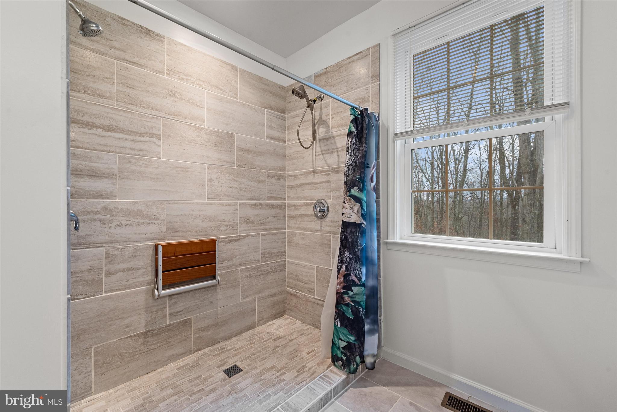 SLEEPY KNOLLS - Residential