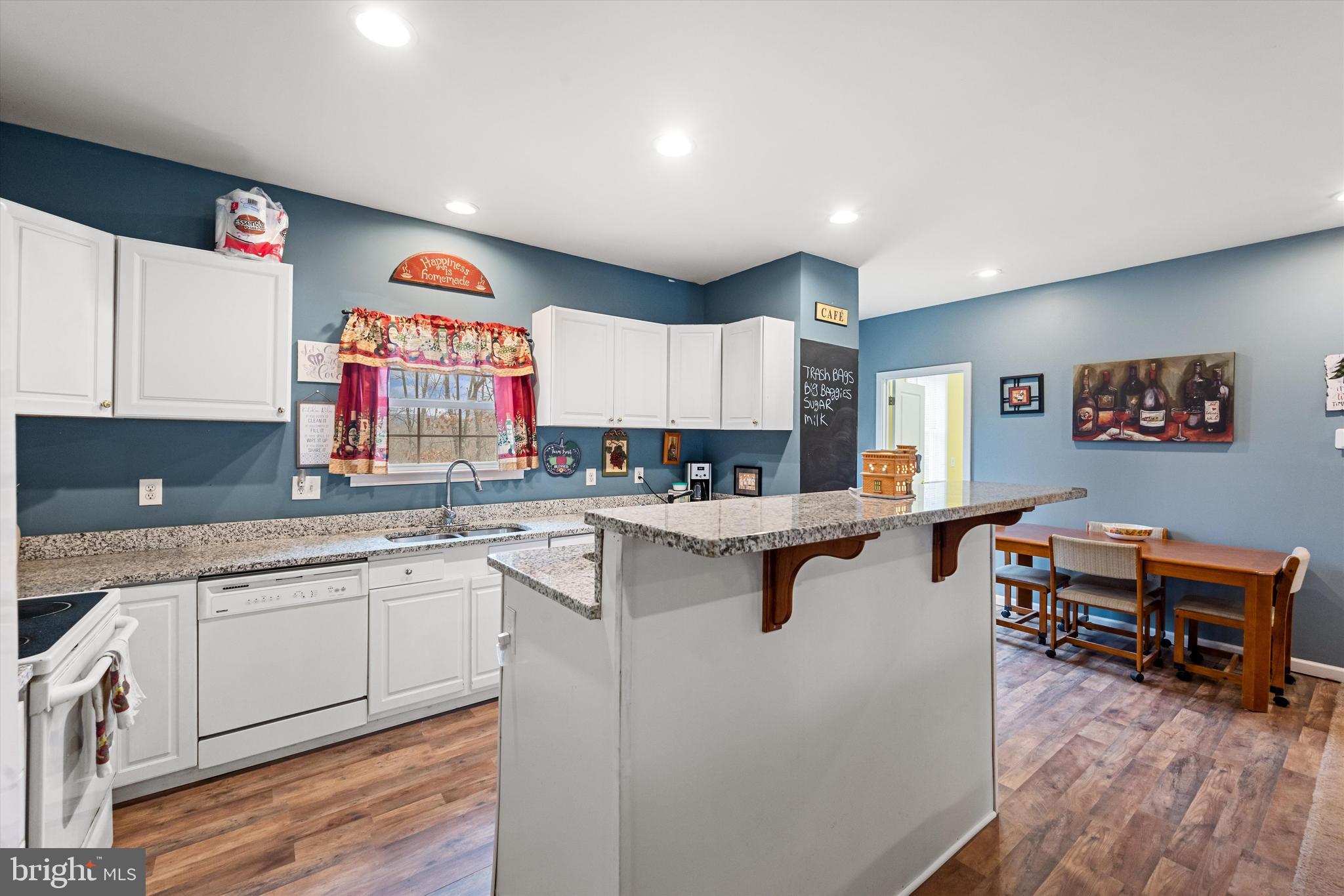 SLEEPY KNOLLS - Residential