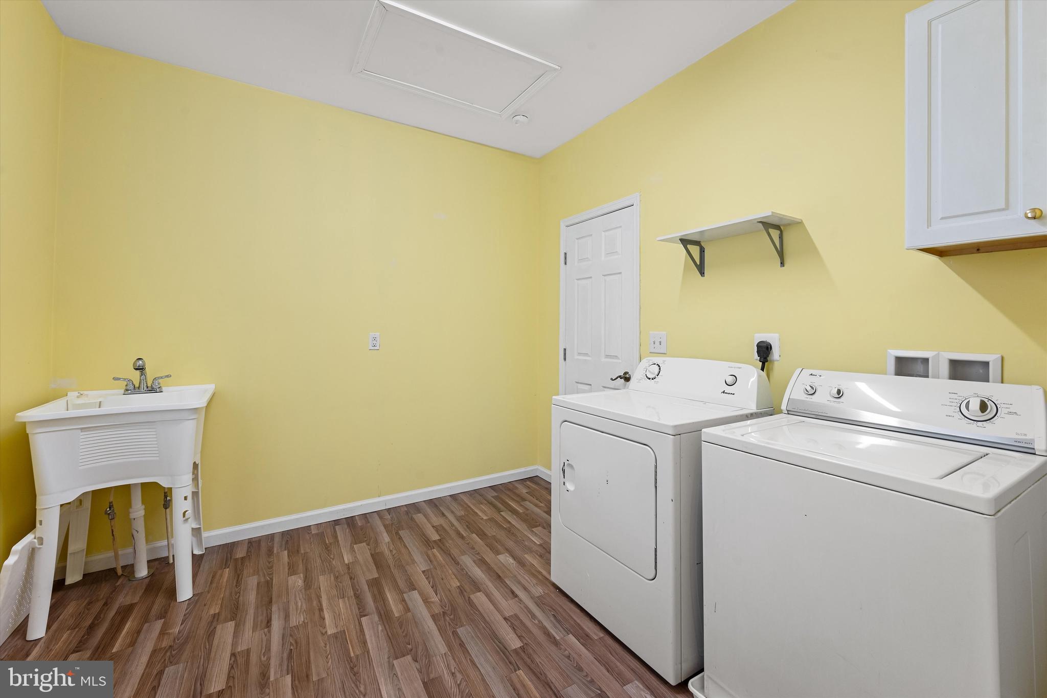 SLEEPY KNOLLS - Residential