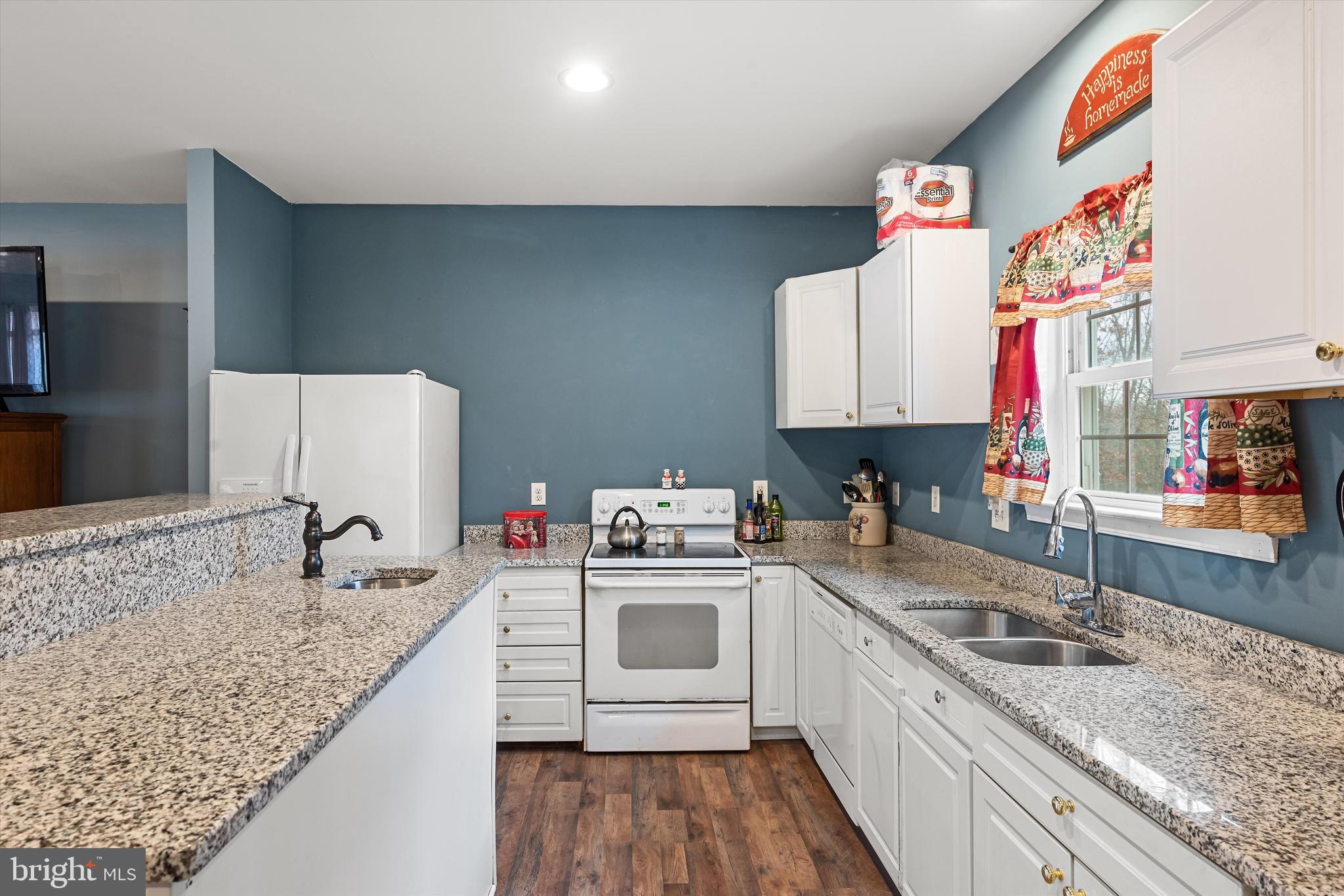 SLEEPY KNOLLS - Residential