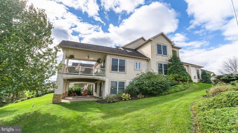 Photo of 117 FOXGATE CT, MILLERSVILLE, PA 17551 (MLS # PALA2038488)